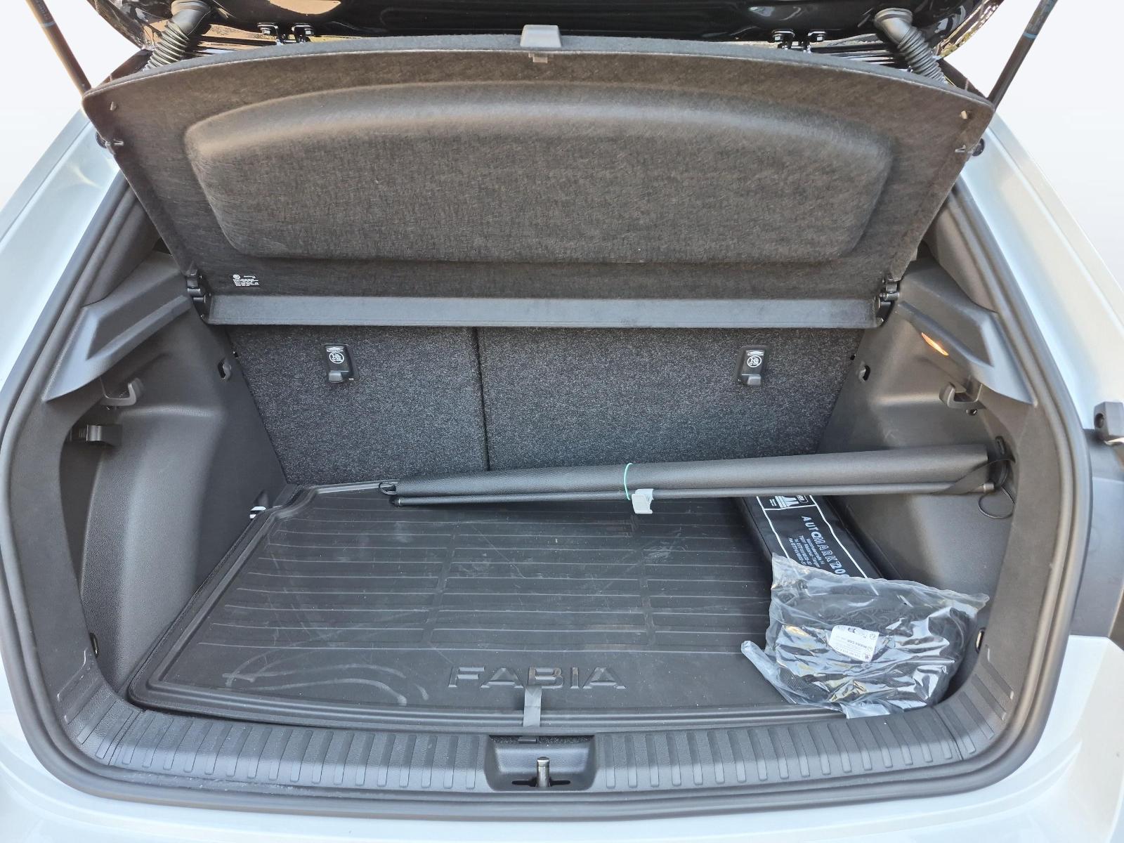 SKODA Fabia 1.5 TSI 130 DSG-image-11