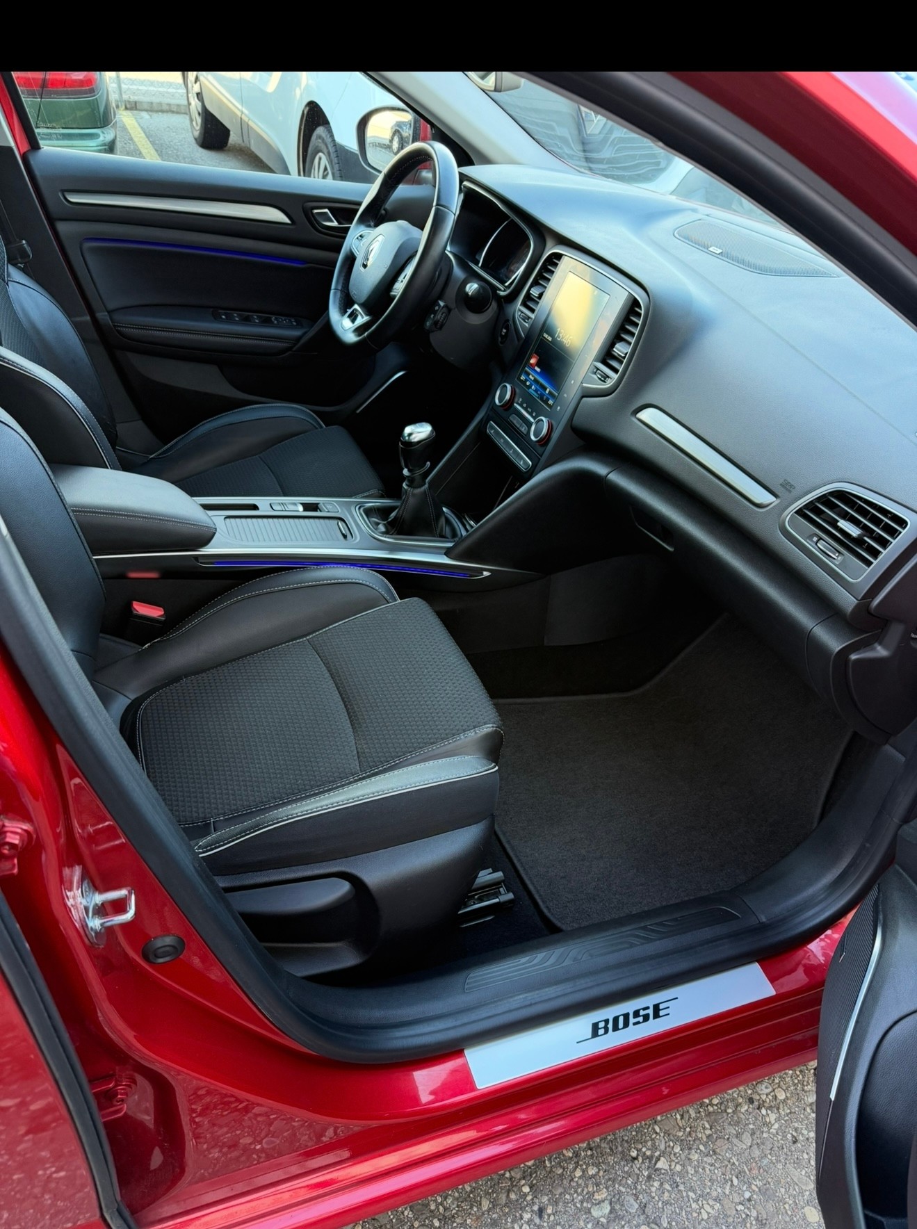 RENAULT Mégane 1.2 16V Turbo Bose-image-10