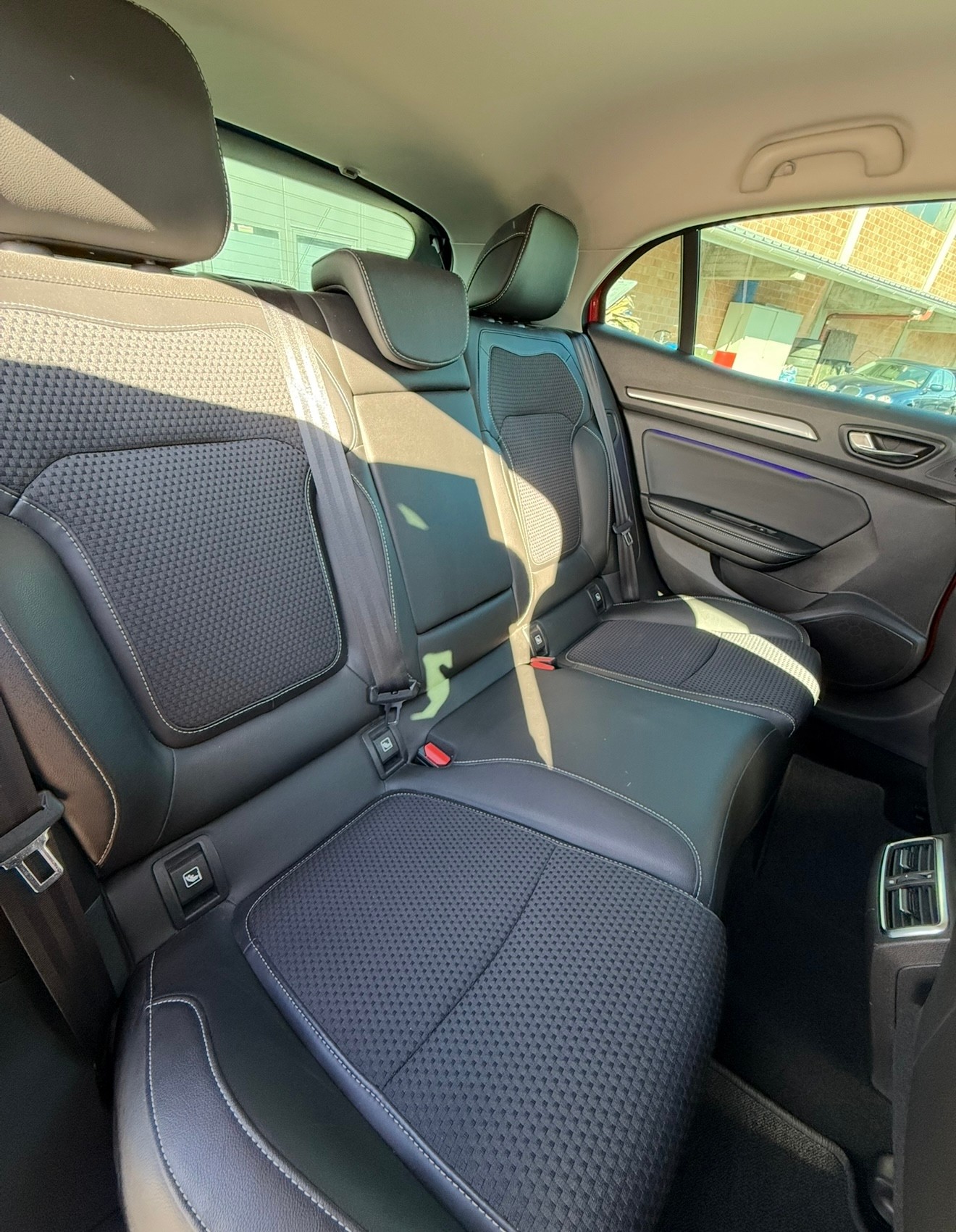RENAULT Mégane 1.2 16V Turbo Bose-image-8