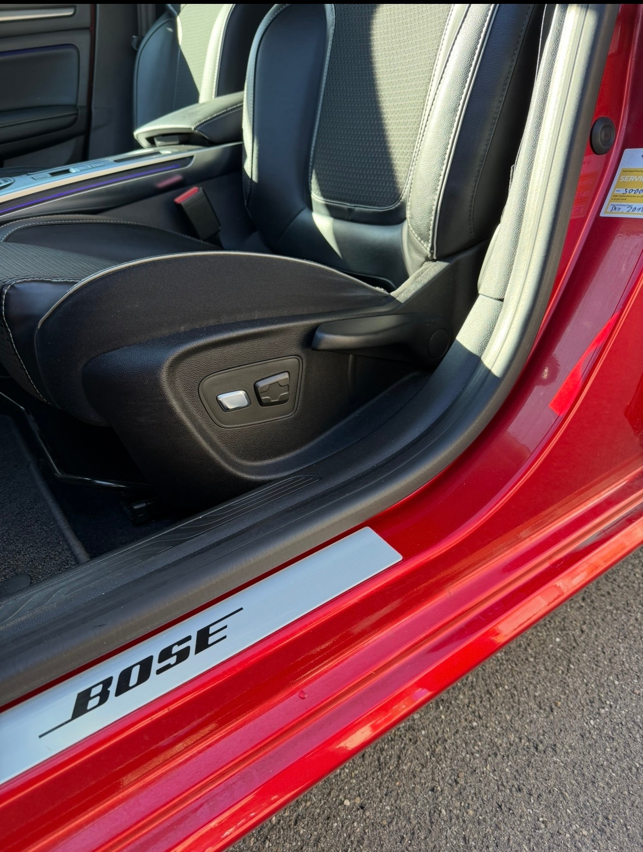 RENAULT Mégane 1.2 16V Turbo Bose-image-9