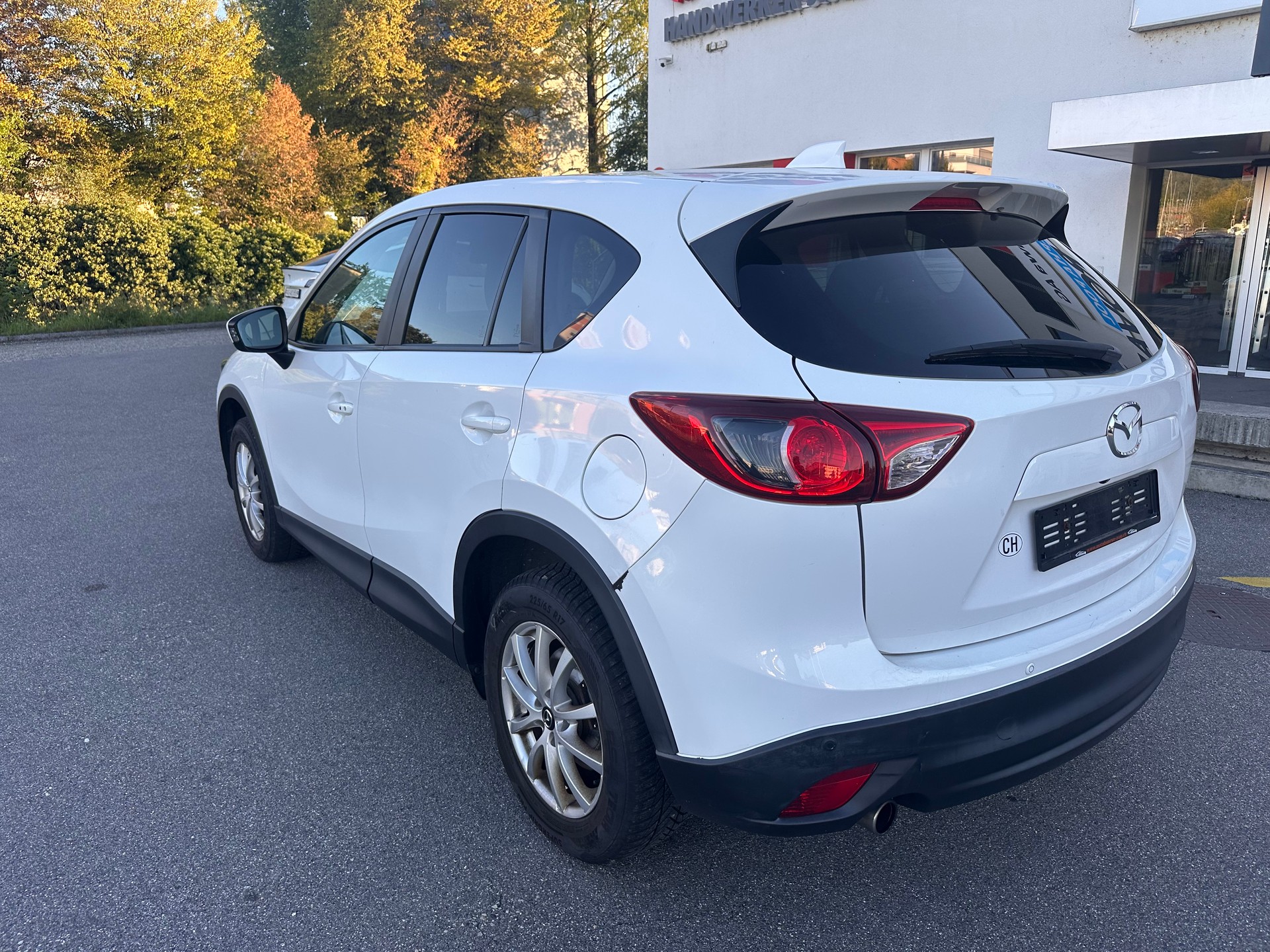 MAZDA CX-5 2.2 D HP Revolution AWD Automatic-image-6
