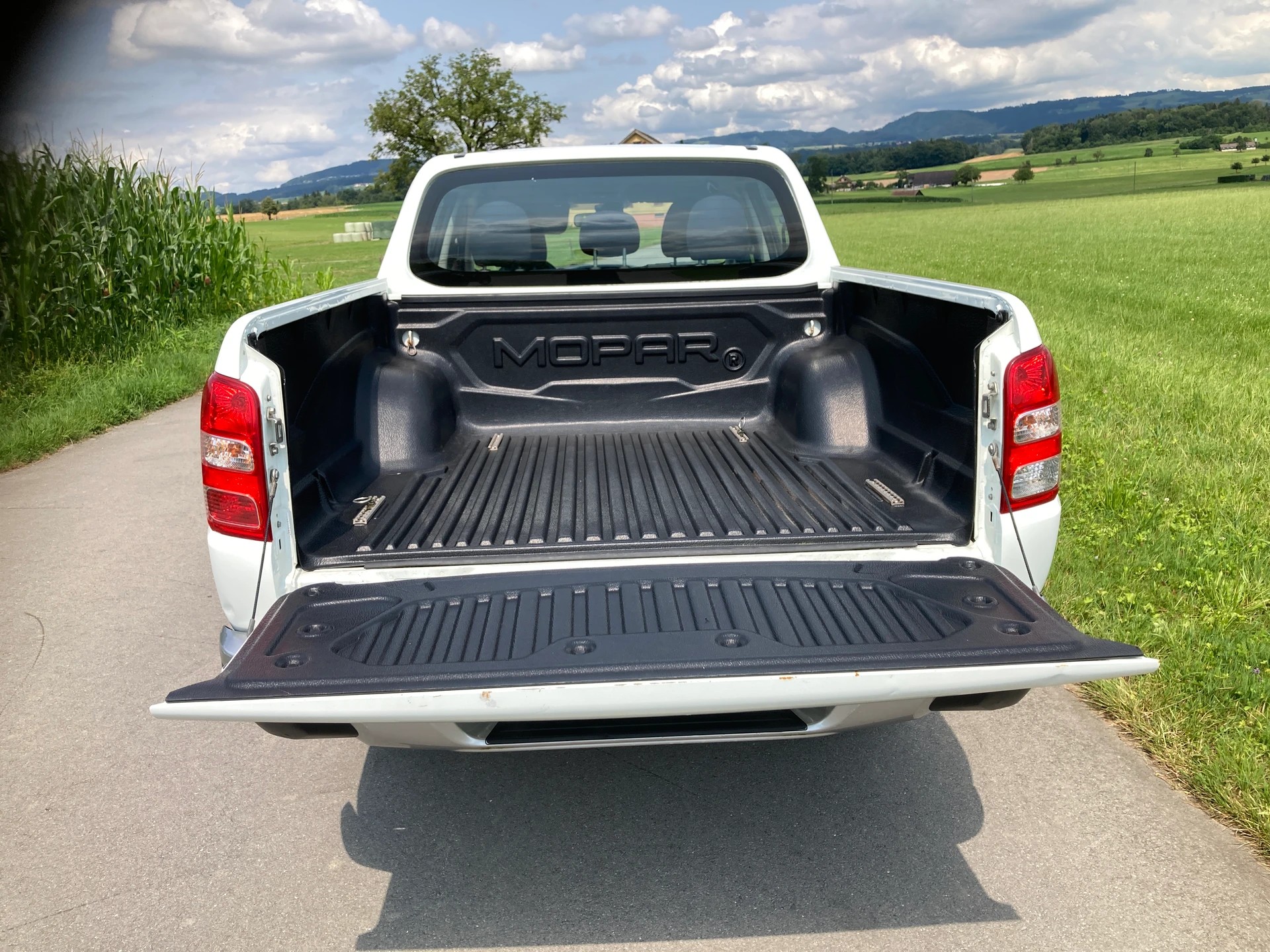 FIAT Fullback LX 2.4 MJ DC Swiss 4WD-image-5