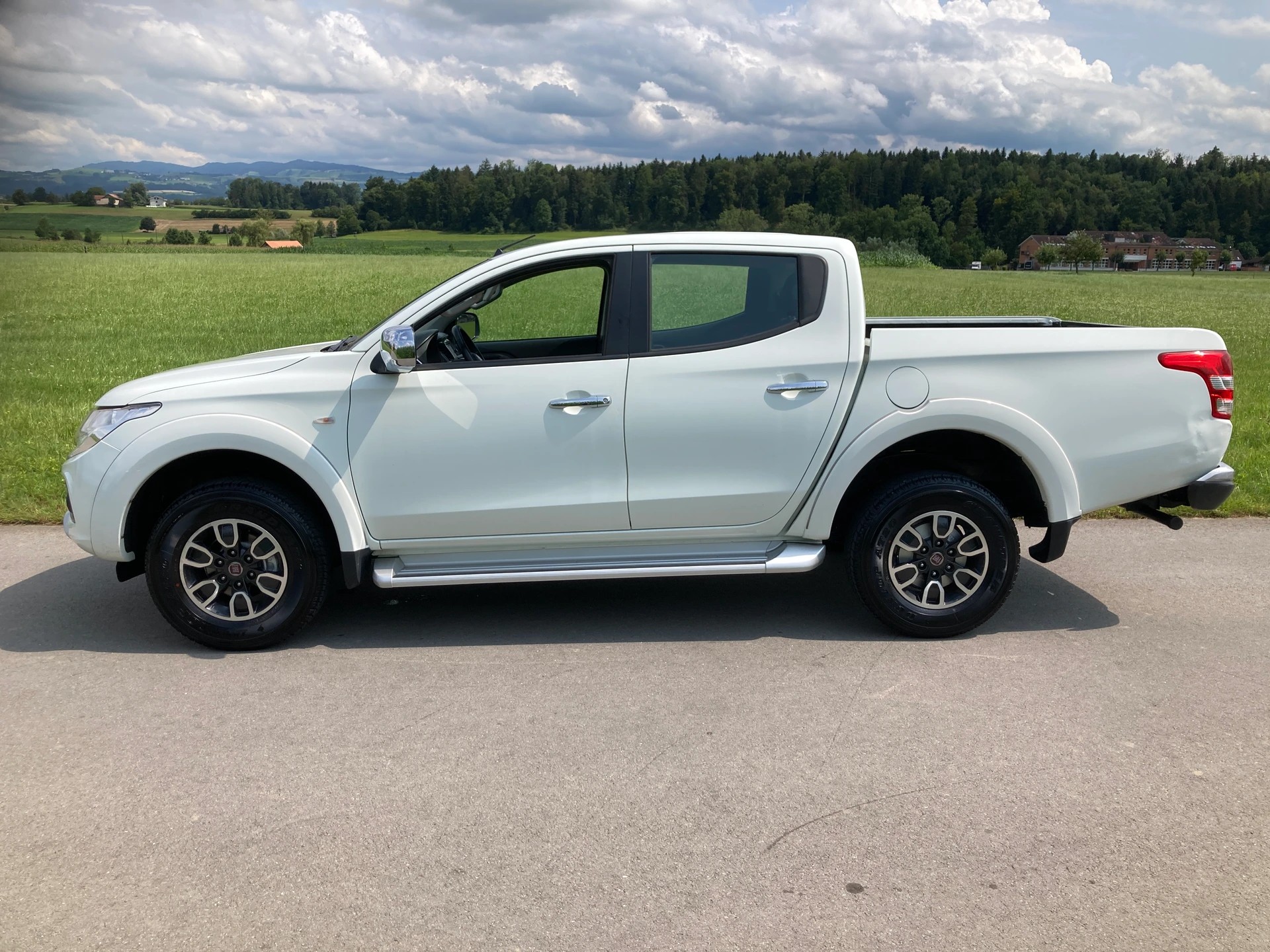 FIAT Fullback LX 2.4 MJ DC Swiss 4WD-image-4