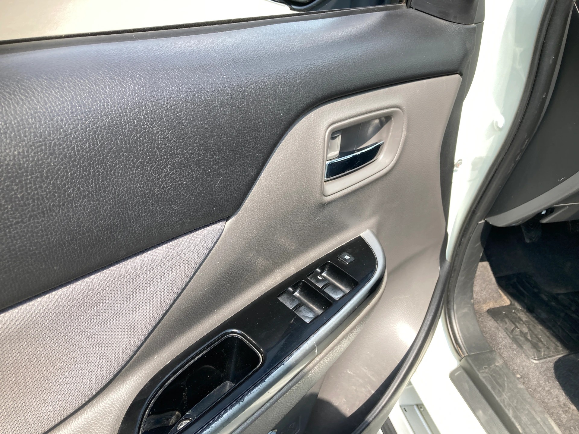 FIAT Fullback LX 2.4 MJ DC Swiss 4WD-image-8