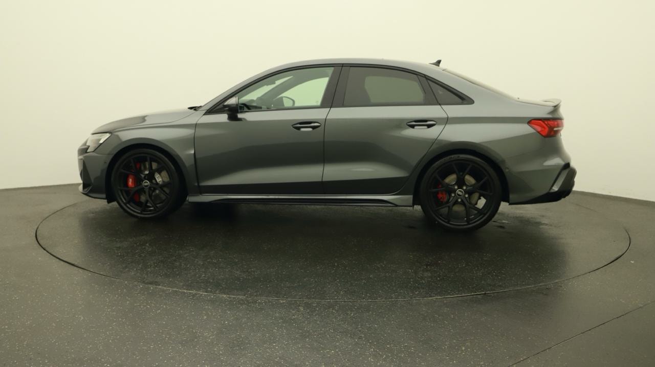 AUDI RS3 Limousine 2.5 TSI quattro S-tronic-image-1