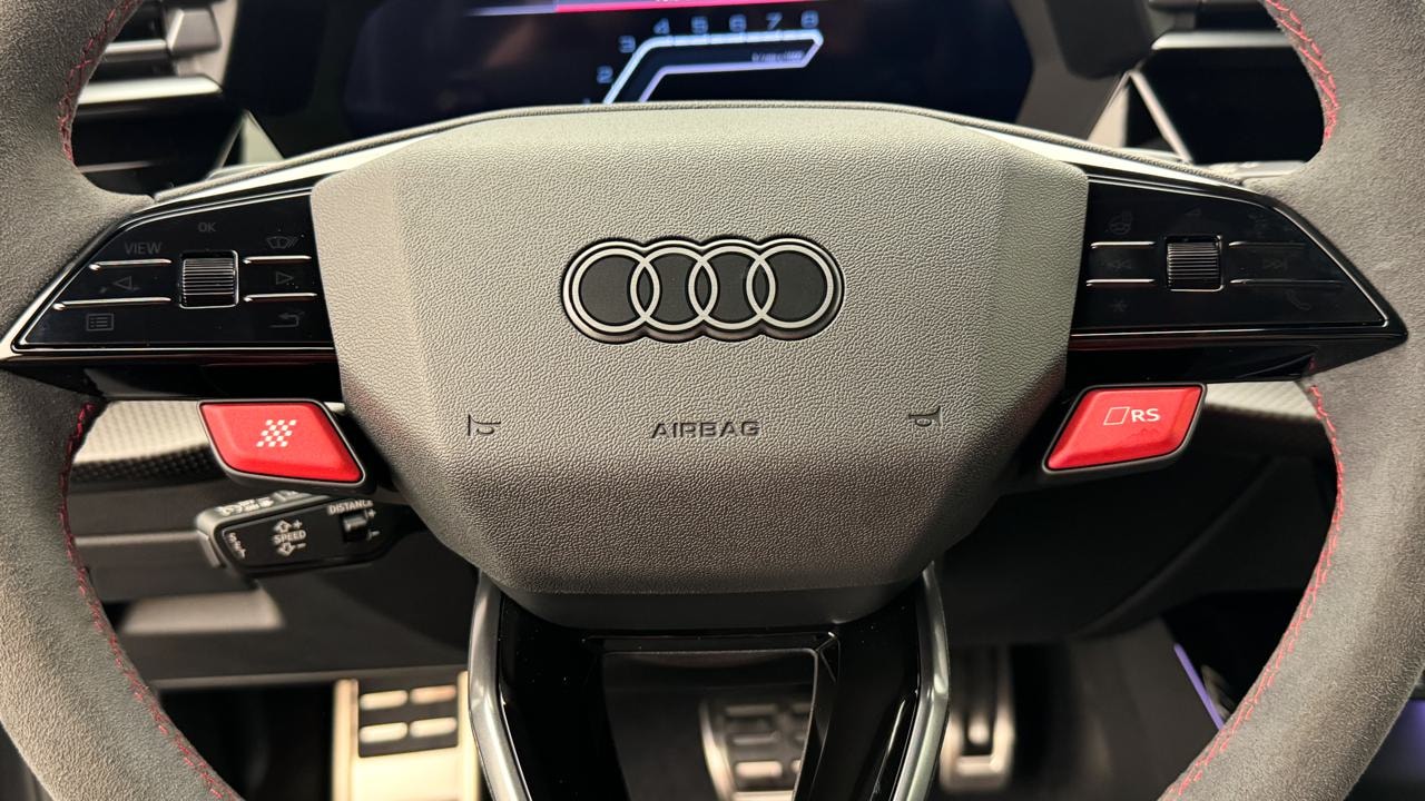 AUDI RS3 Limousine 2.5 TSI quattro S-tronic-image-9