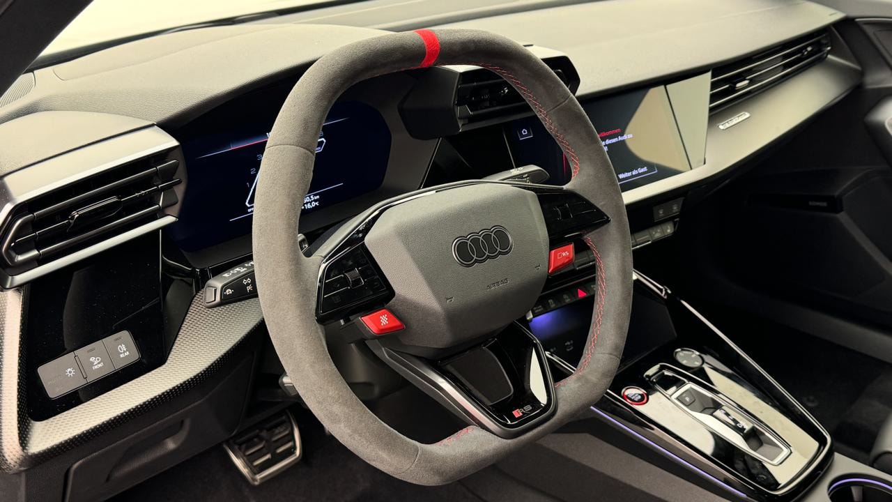 AUDI RS3 Limousine 2.5 TSI quattro S-tronic-image-6