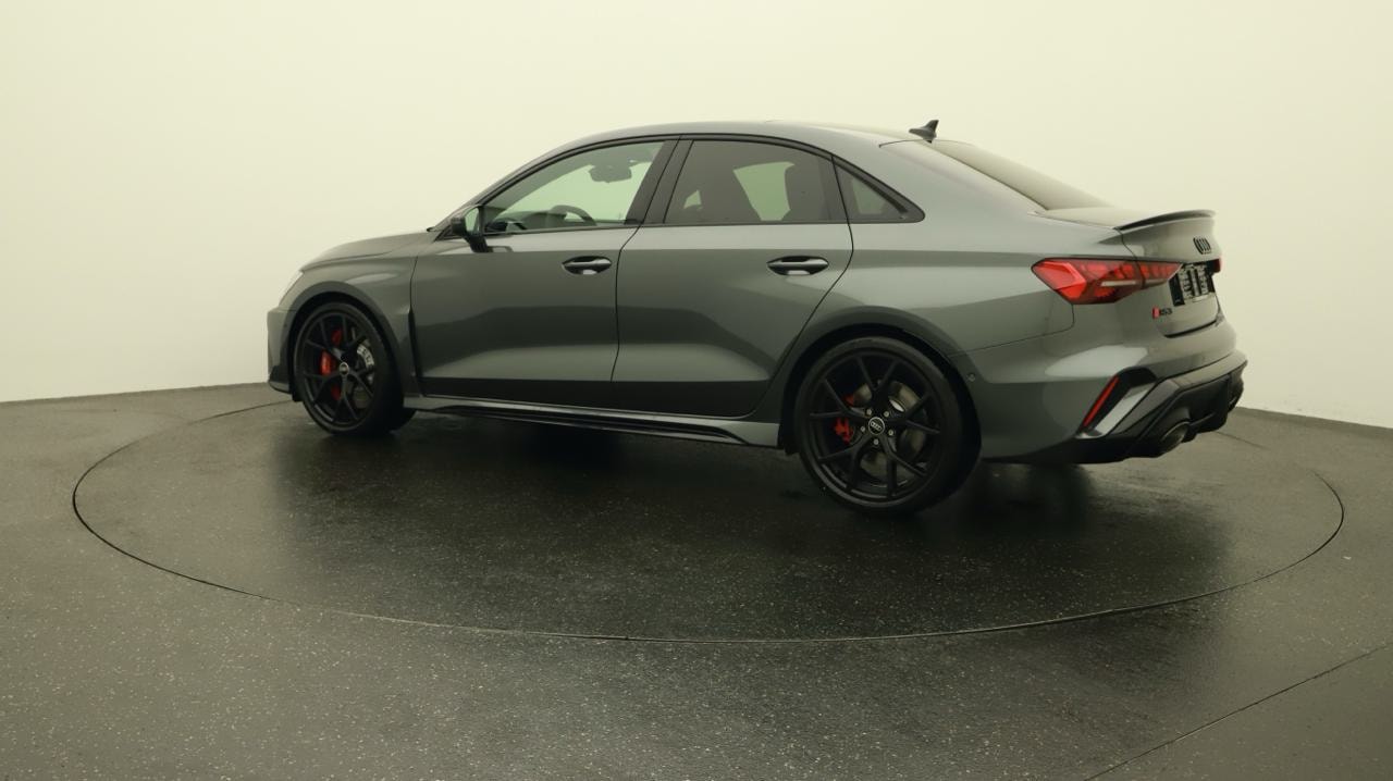 AUDI RS3 Limousine 2.5 TSI quattro S-tronic-image-2