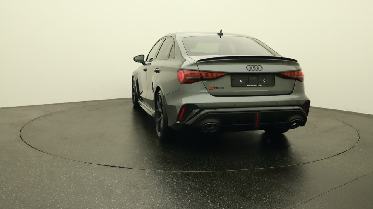 AUDI RS3 Limousine 2.5 TSI quattro S-tronic-image-3