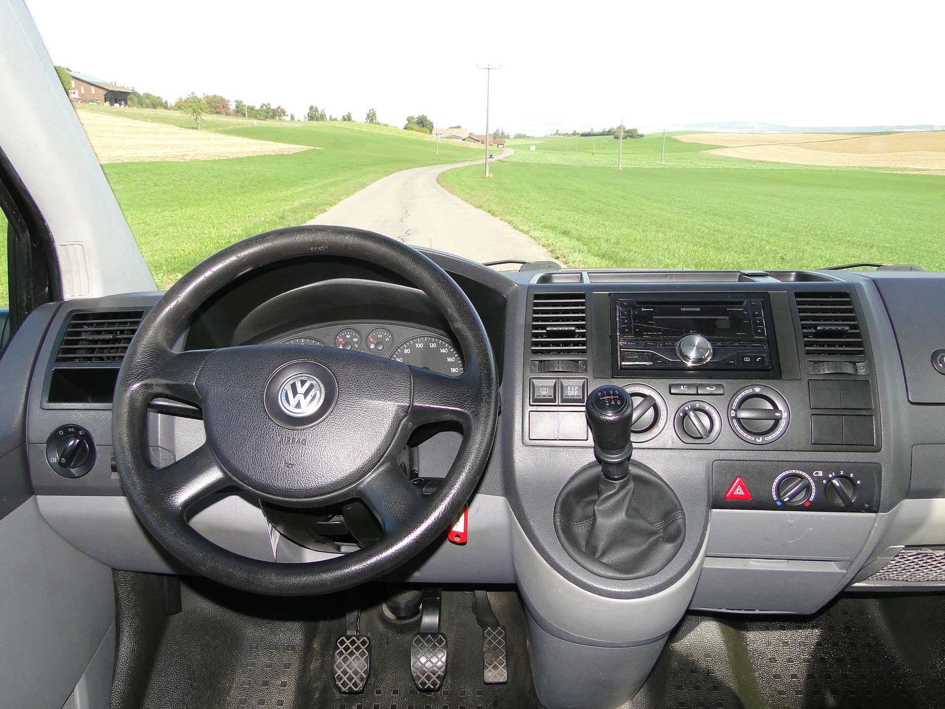 VW Caravelle 2.5-image-10
