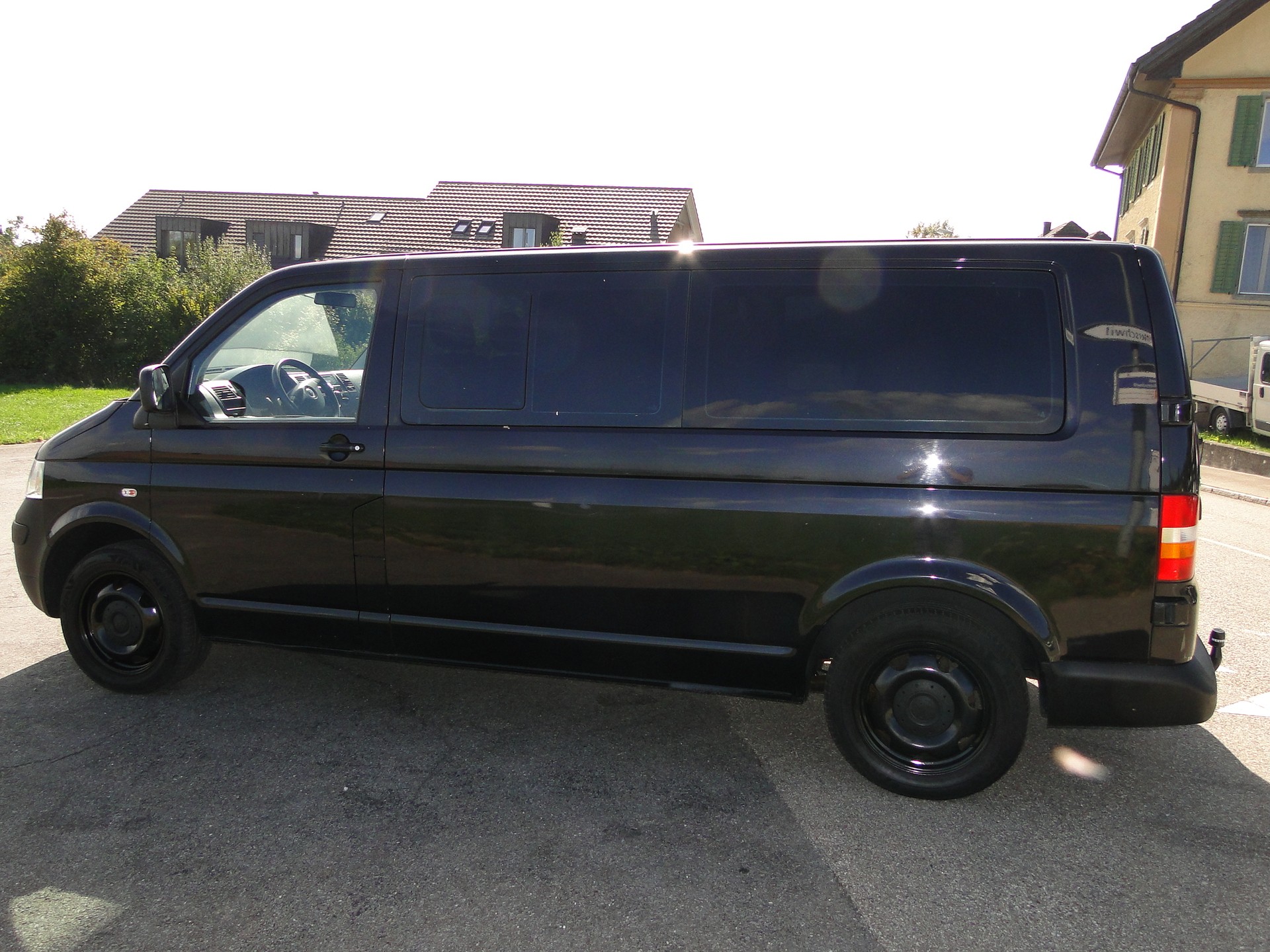 VW Caravelle 2.5-image-5