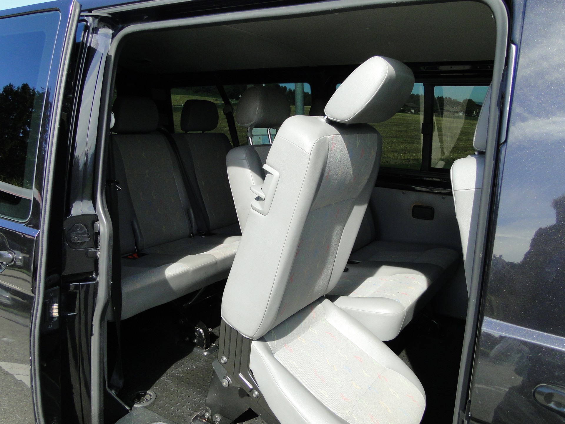 VW Caravelle 2.5-image-6