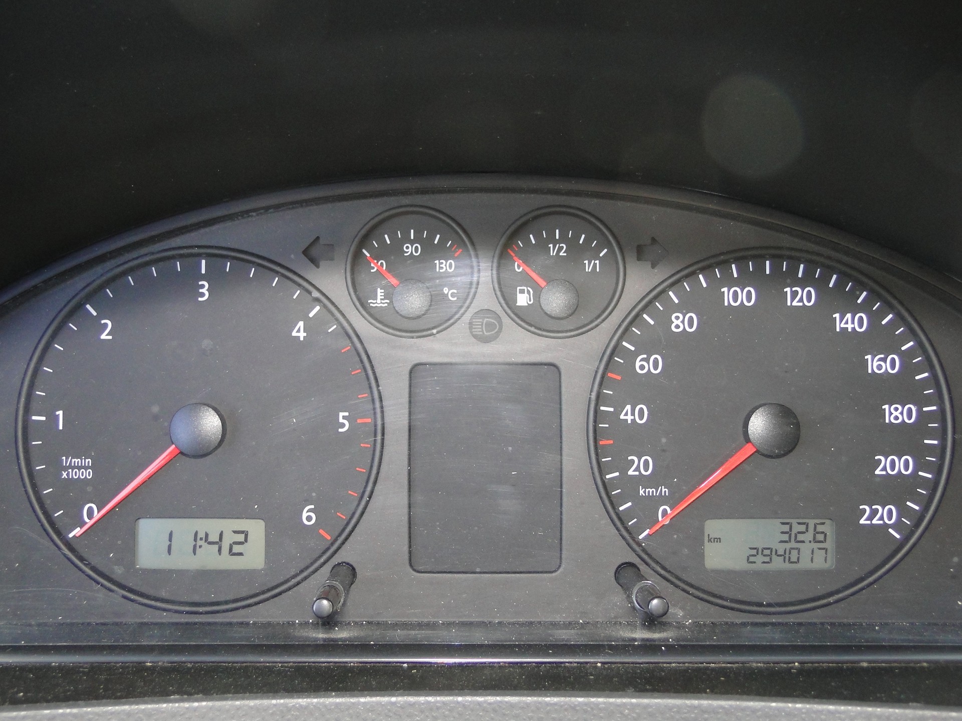 VW Caravelle 2.5-image-11