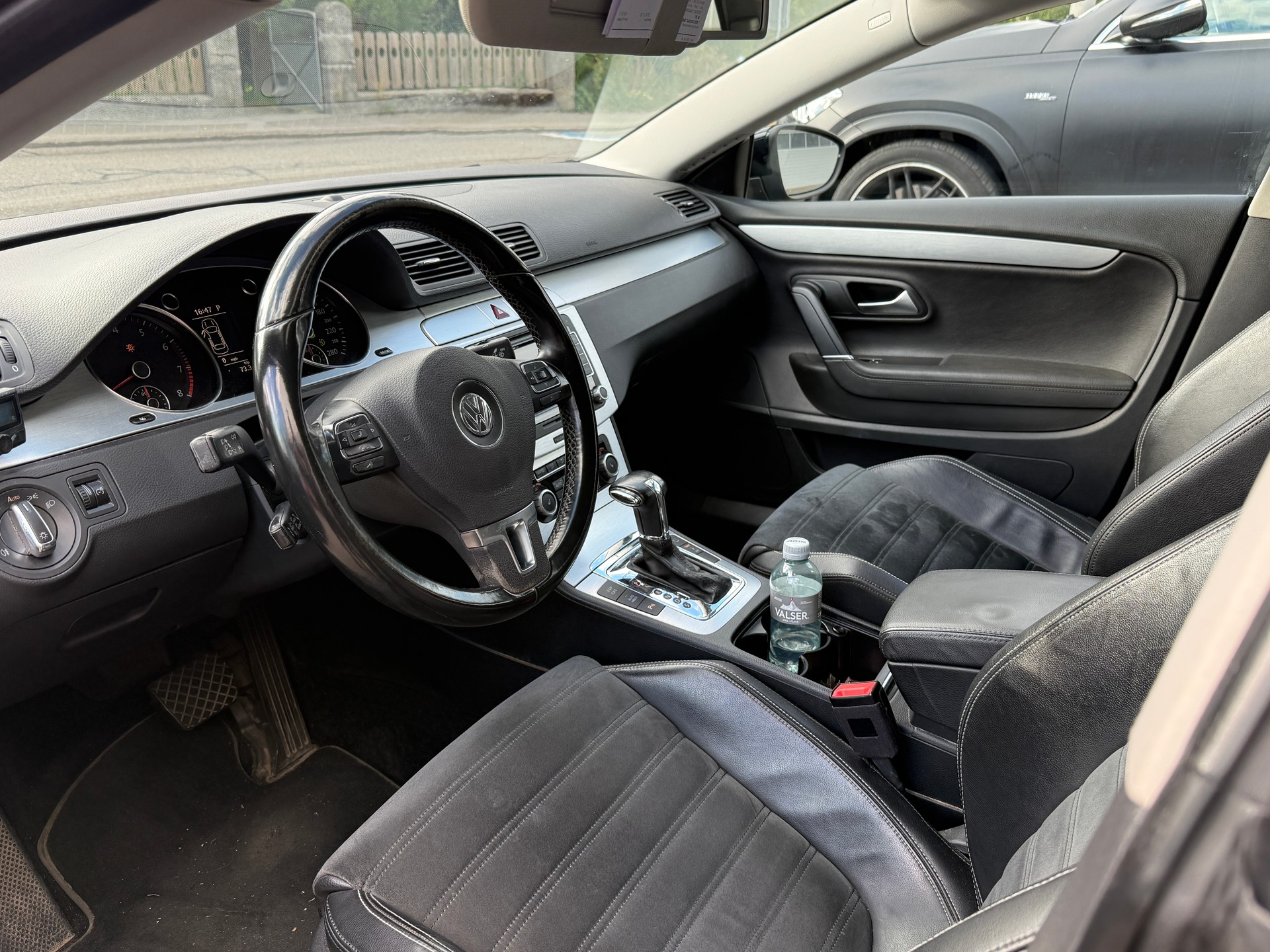 VW Passat CC 3.6 V6 FSI 4Motion-image-3