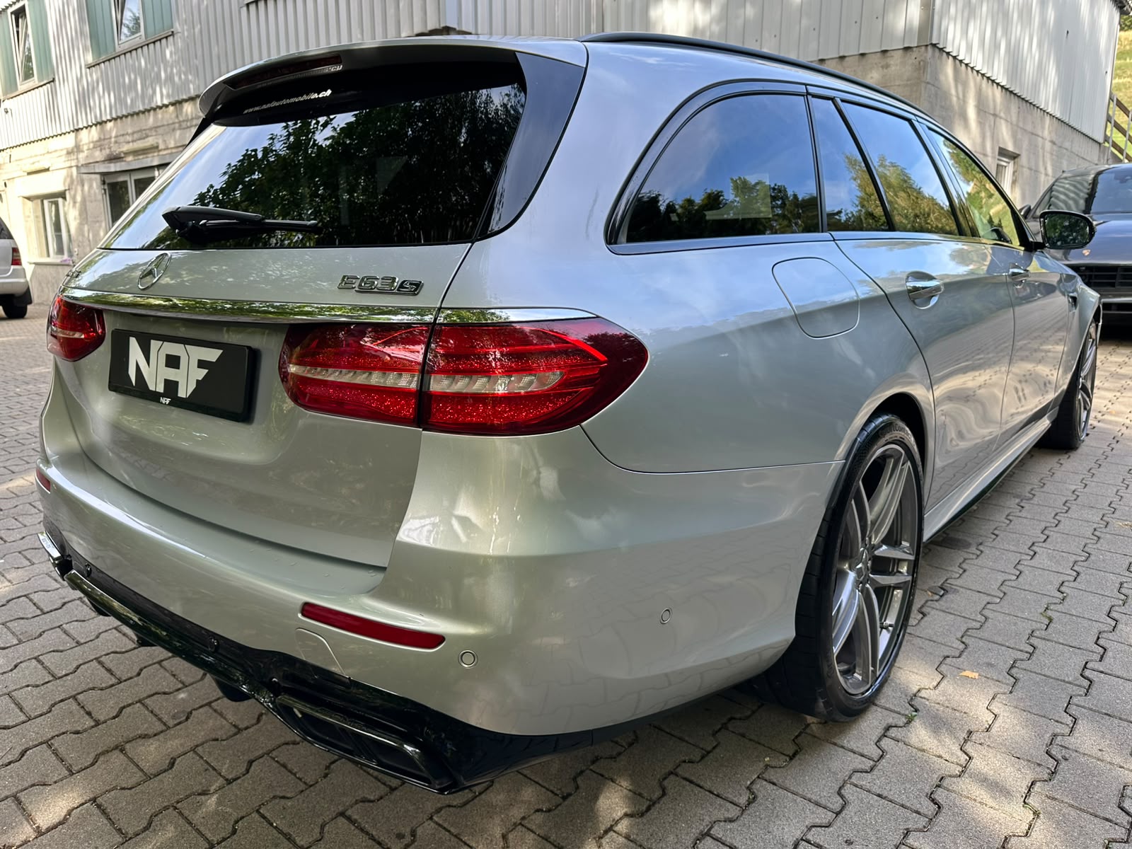 MERCEDES-BENZ E 63 AMG S 4 Matic 9G-Tronic-image-4