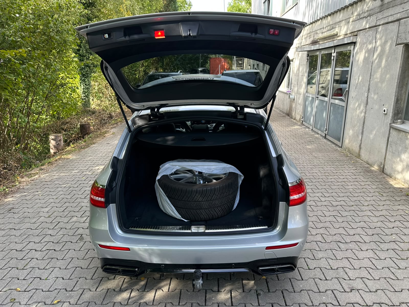 MERCEDES-BENZ E 63 AMG S 4 Matic 9G-Tronic-image-17