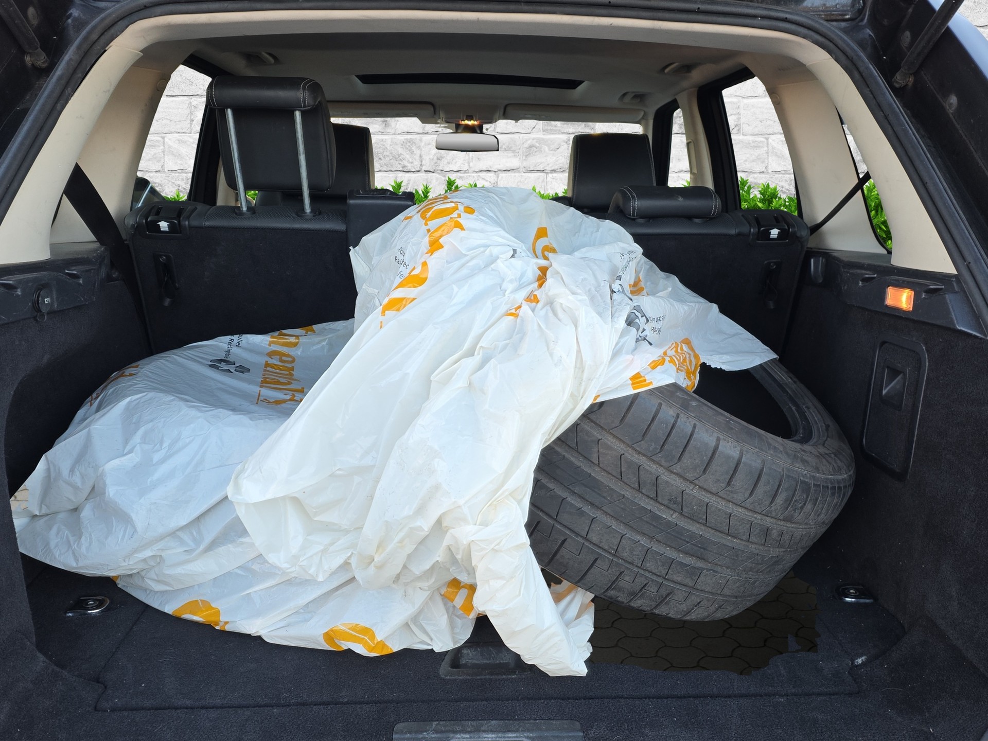 LAND ROVER Range Rover Sport 3.0 TDV6 HSE Automatic-image-17