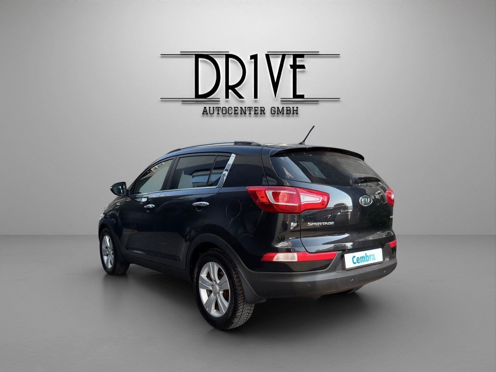 KIA Sportage 2.0 CRDi Style 4WD Automatic-image-6