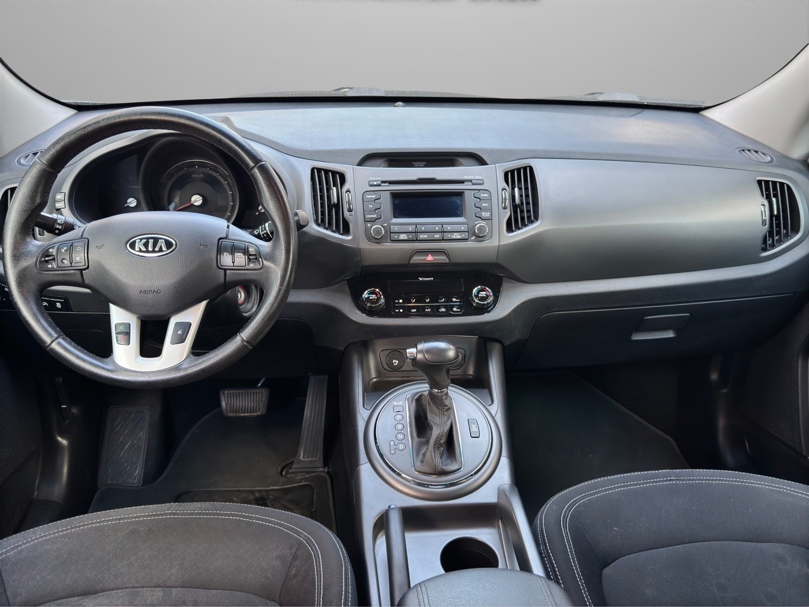 KIA Sportage 2.0 CRDi Style 4WD Automatic-image-8