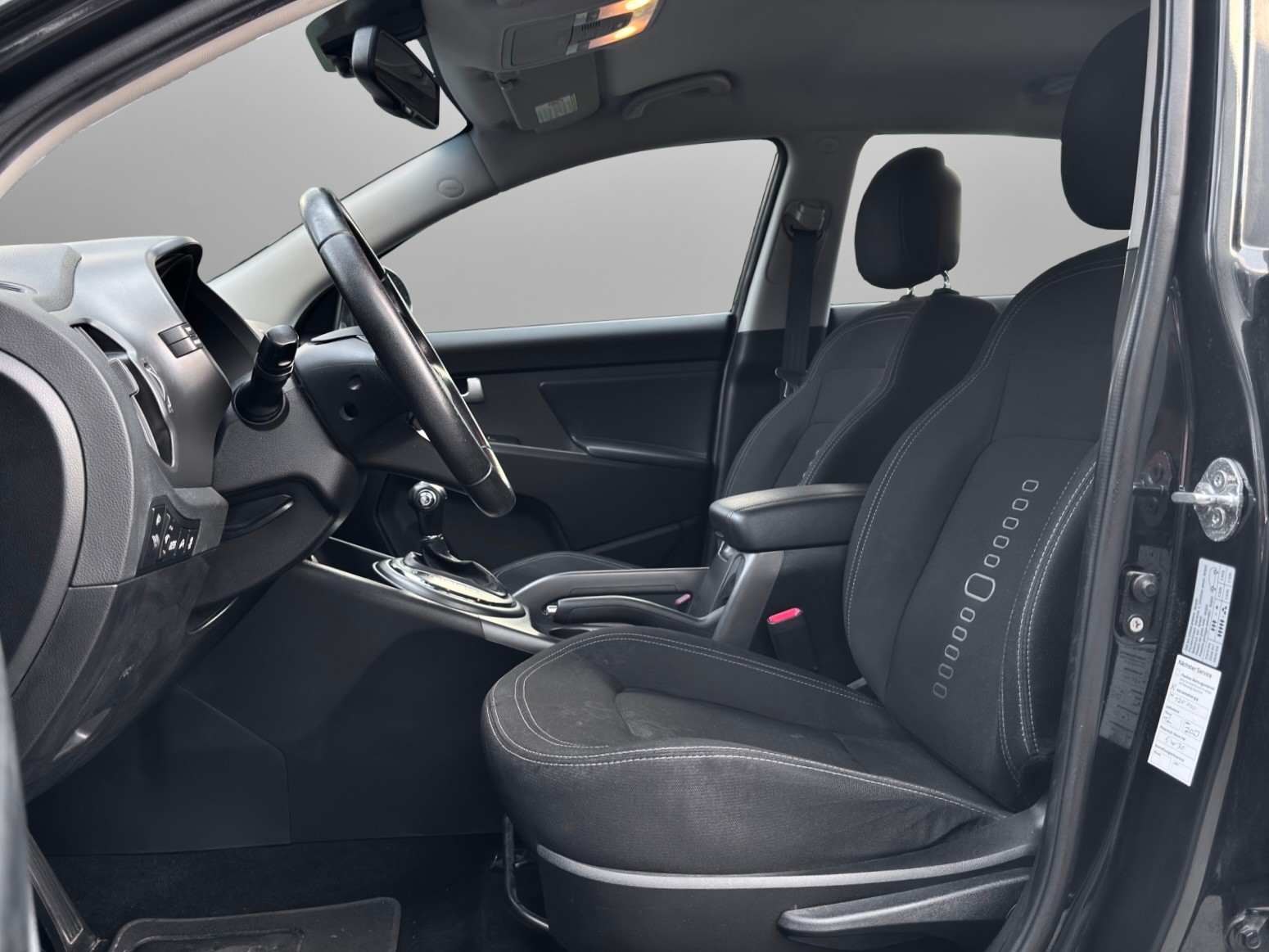 KIA Sportage 2.0 CRDi Style 4WD Automatic-image-7