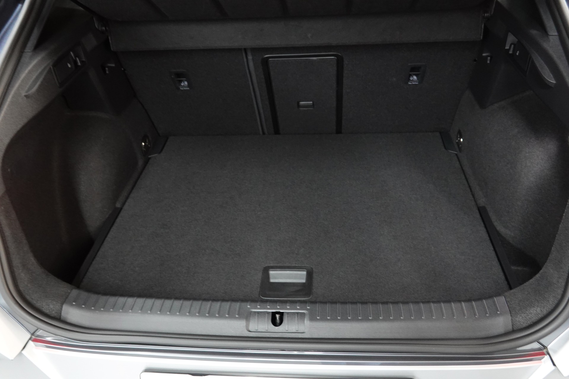 CUPRA FORMENTOR 2.0TSI SILVER 4DRIVE DSG CH-FZ APR 385-image-40