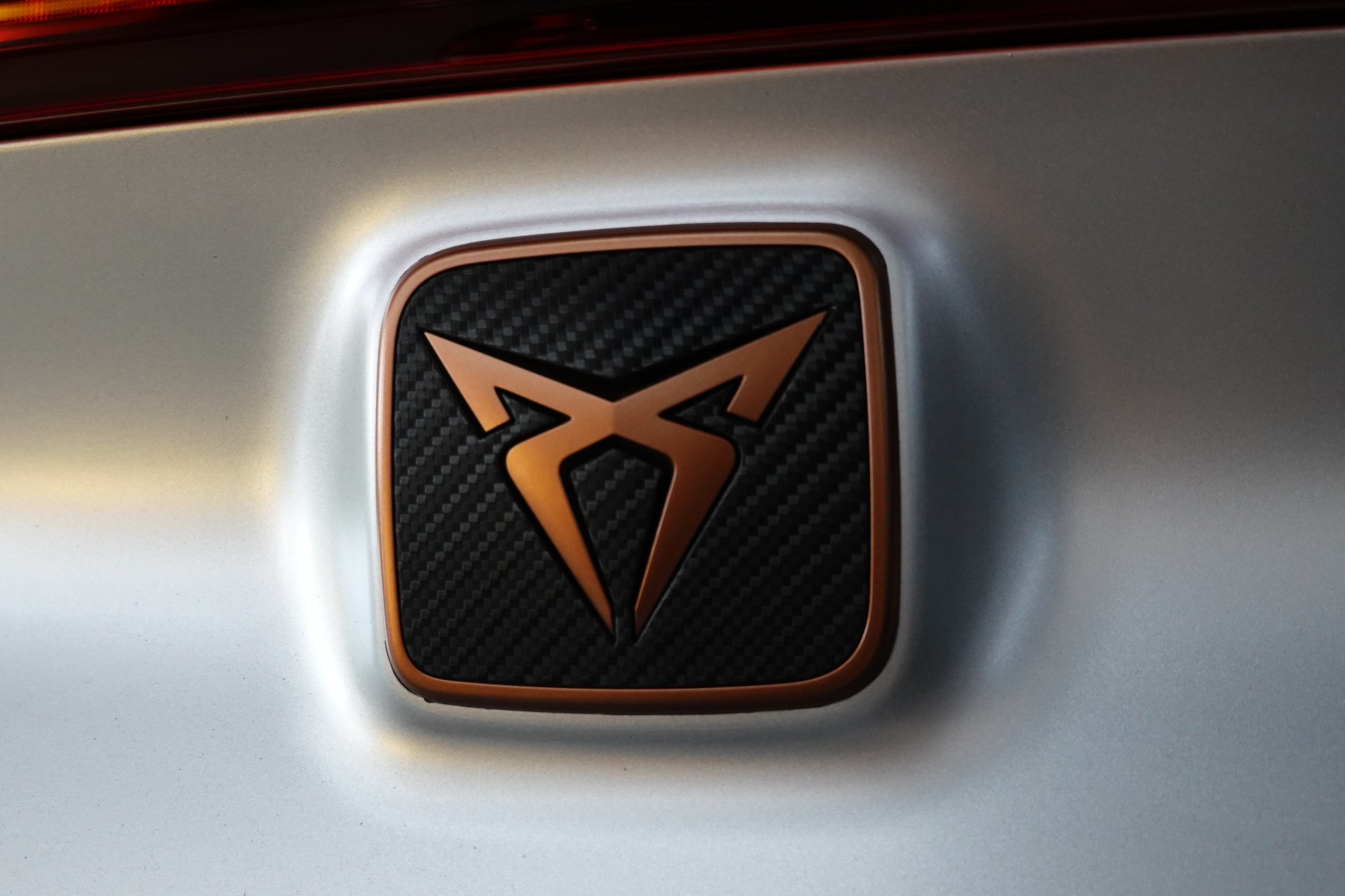 CUPRA FORMENTOR 2.0TSI SILVER 4DRIVE DSG CH-FZ APR 385-image-15
