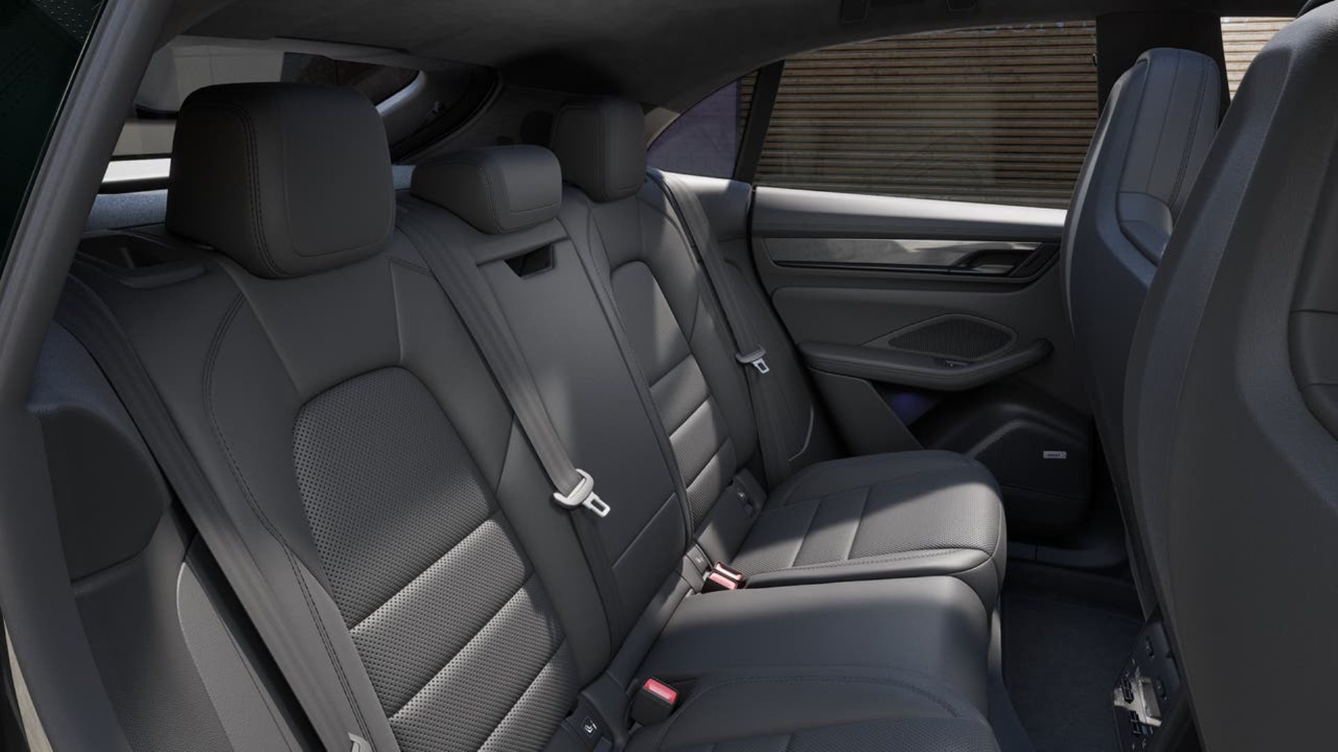 PORSCHE Macan Turbo-image-12