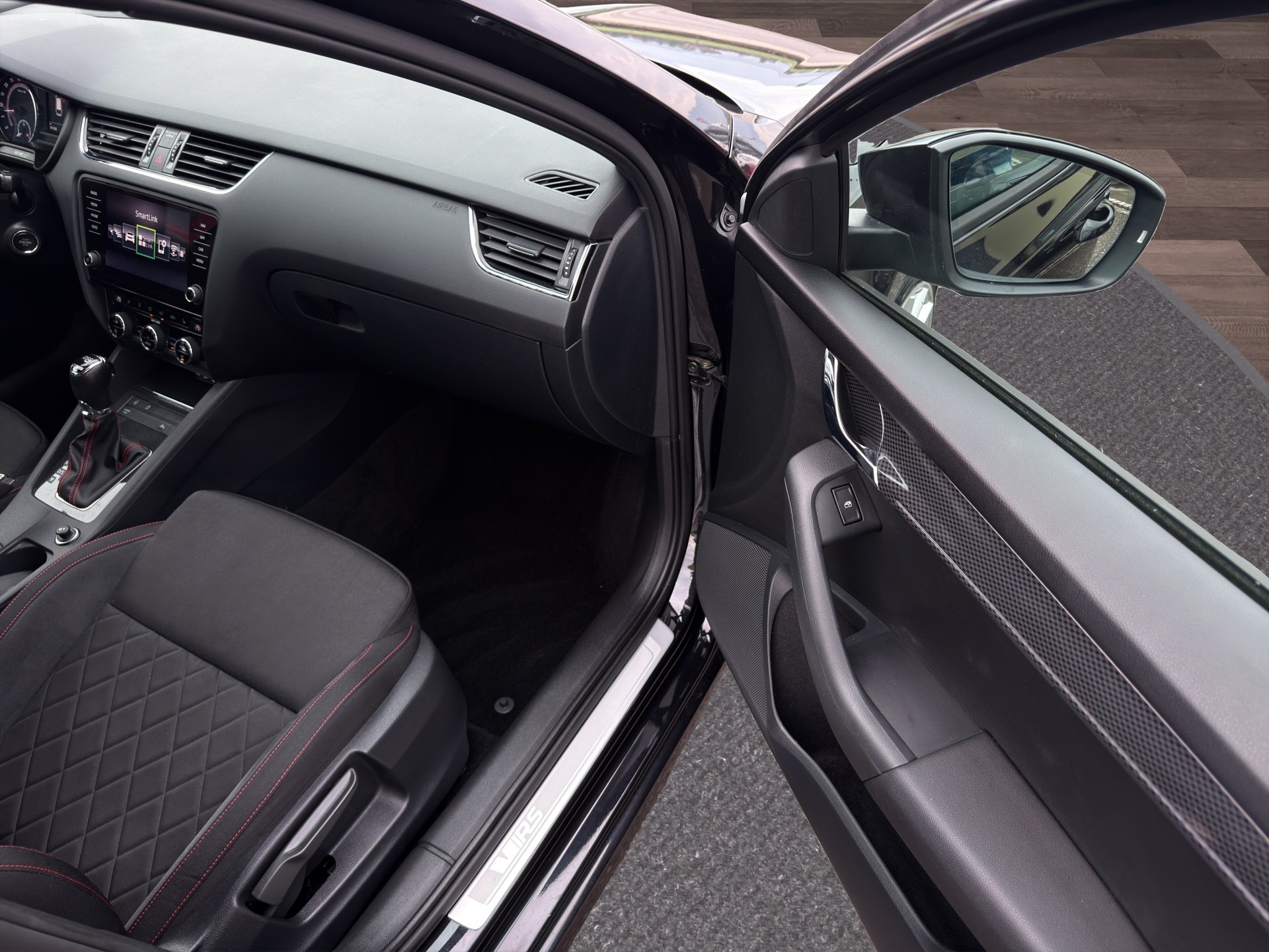 SKODA Octavia Combi 2.0 TDI RS 4x4 DSG-image-20