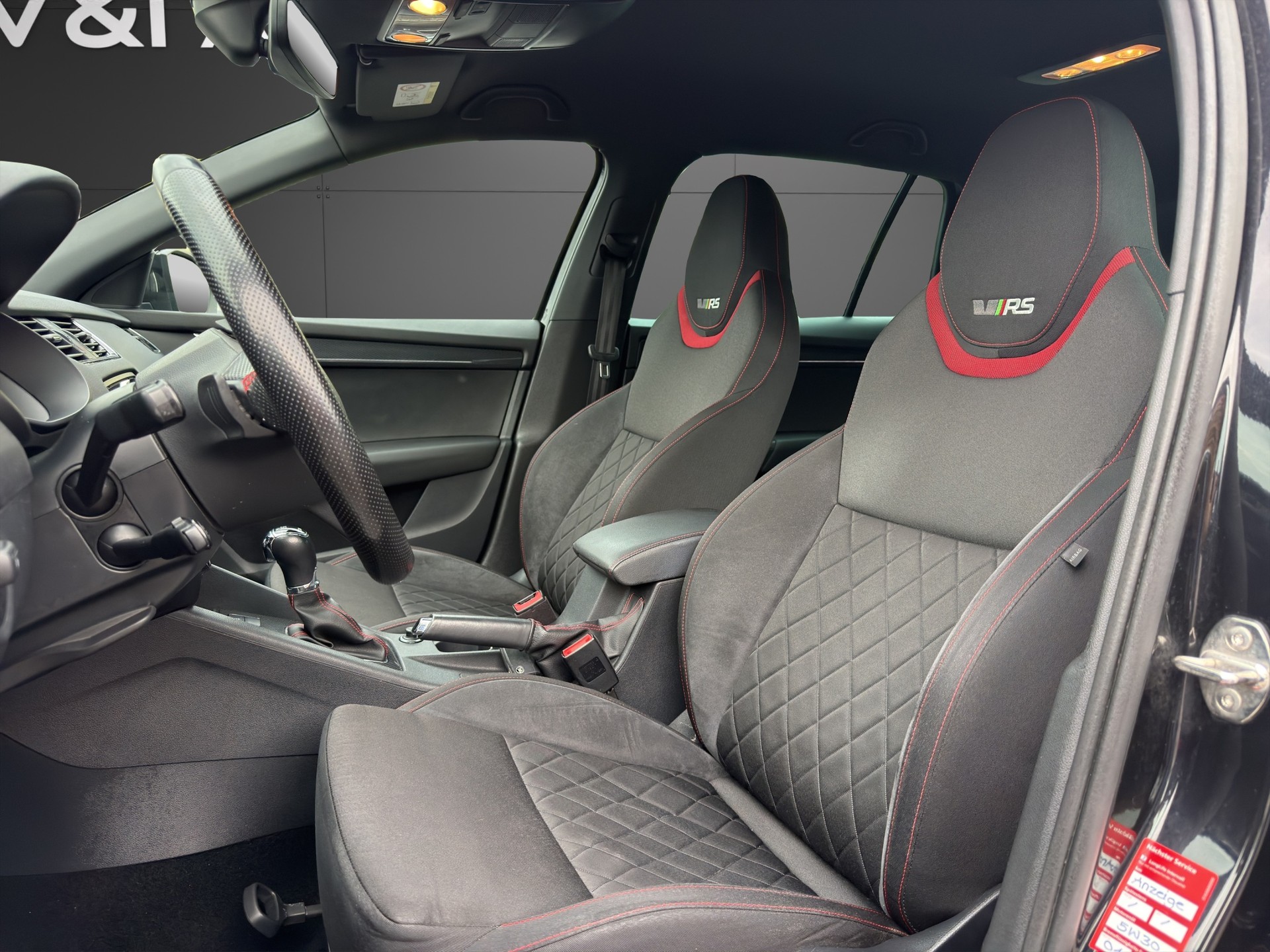 SKODA Octavia Combi 2.0 TDI RS 4x4 DSG-image-21