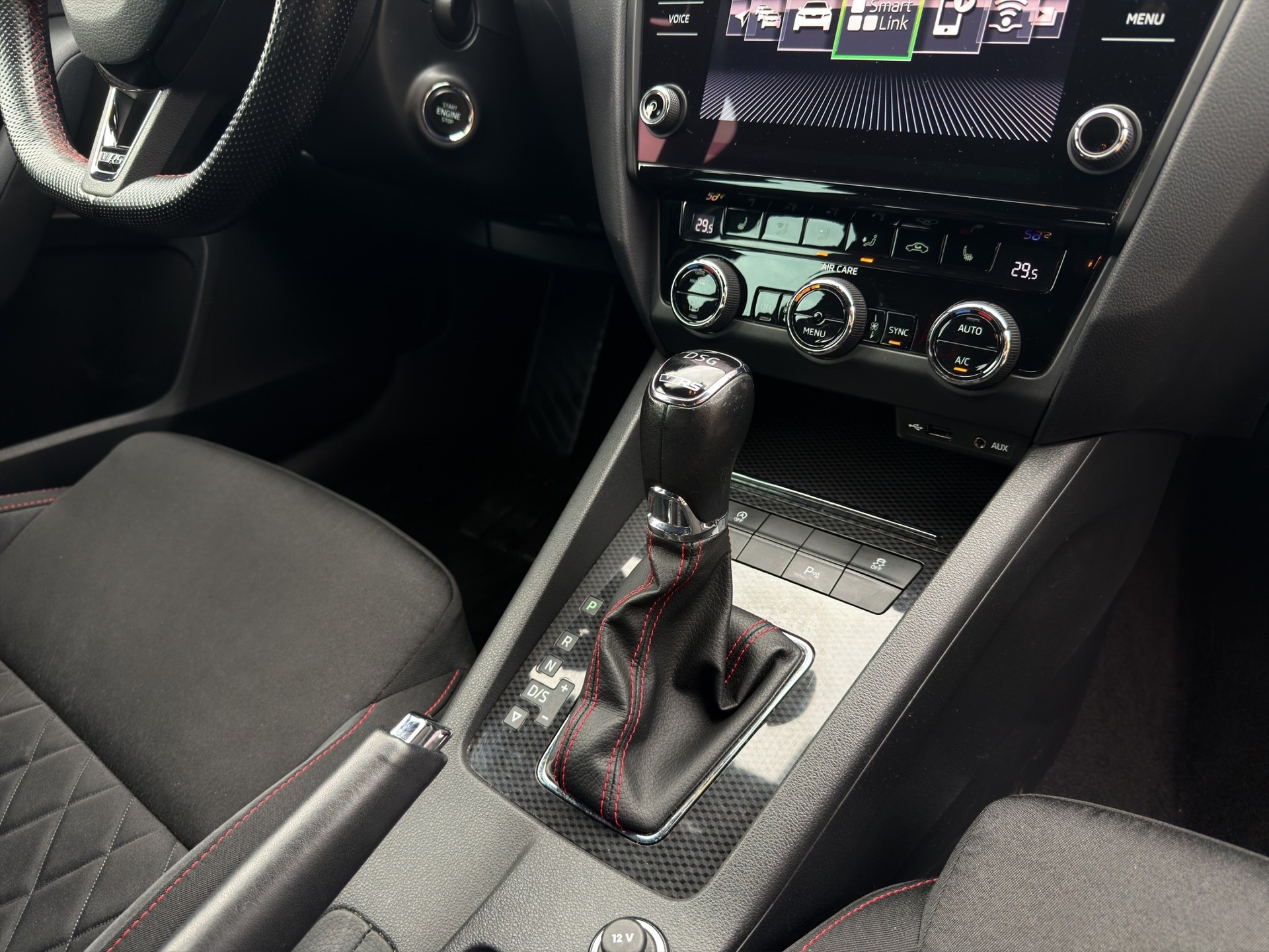 SKODA Octavia Combi 2.0 TDI RS 4x4 DSG-image-17