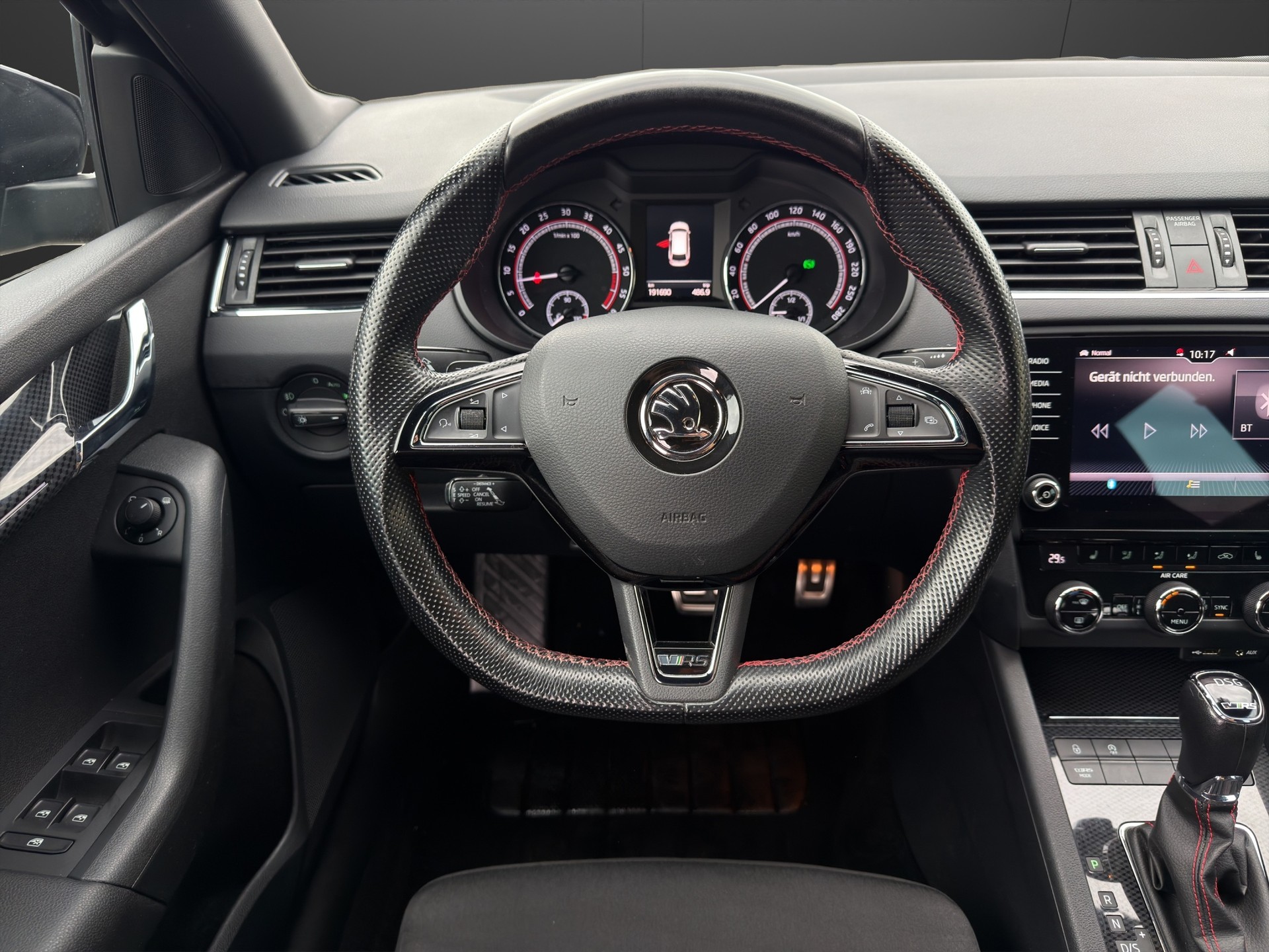 SKODA Octavia Combi 2.0 TDI RS 4x4 DSG-image-11