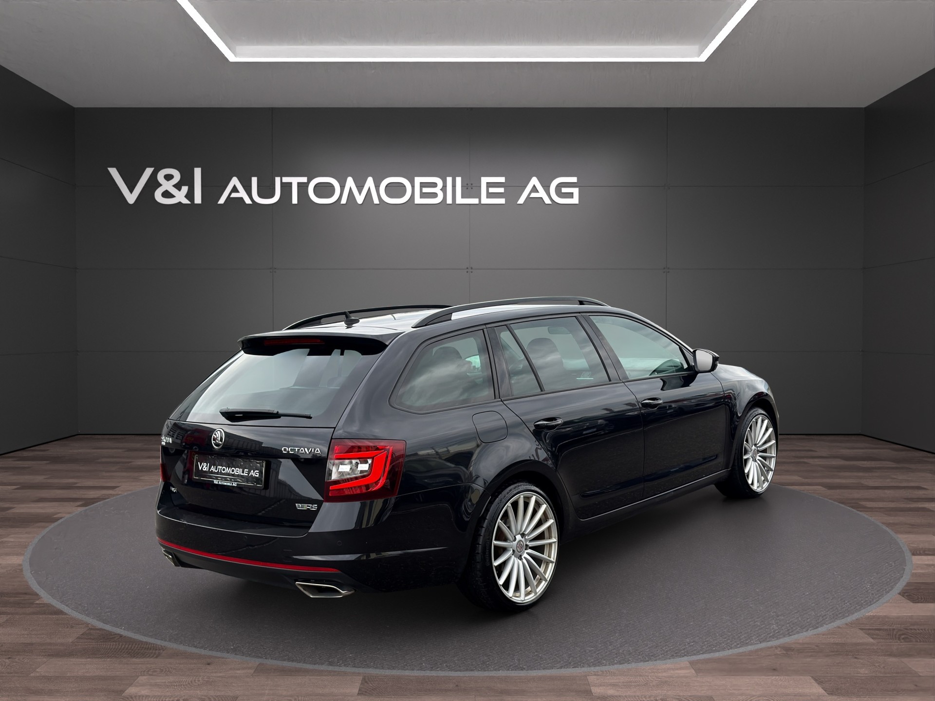 SKODA Octavia Combi 2.0 TDI RS 4x4 DSG-image-4
