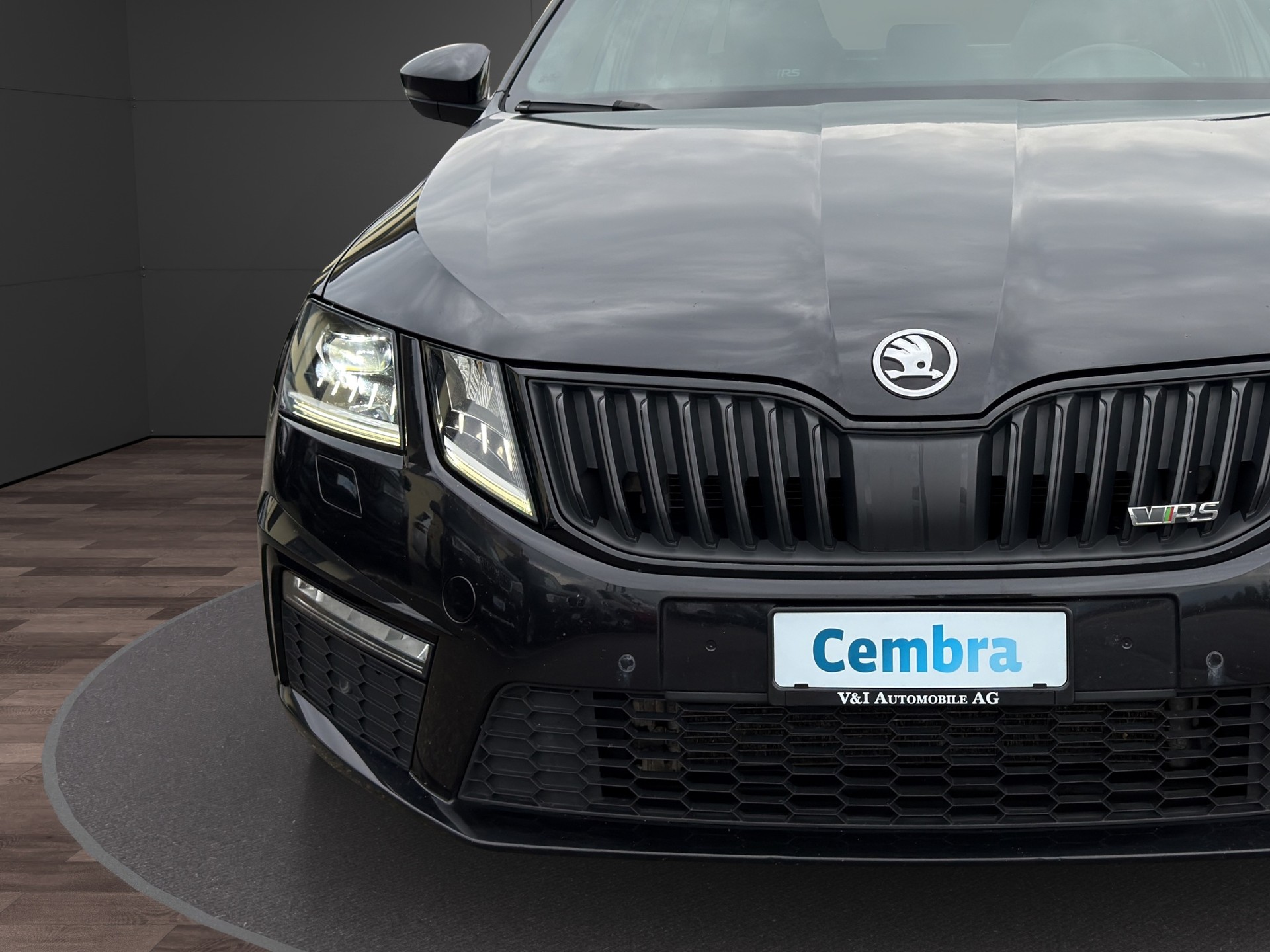 SKODA Octavia Combi 2.0 TDI RS 4x4 DSG-image-8