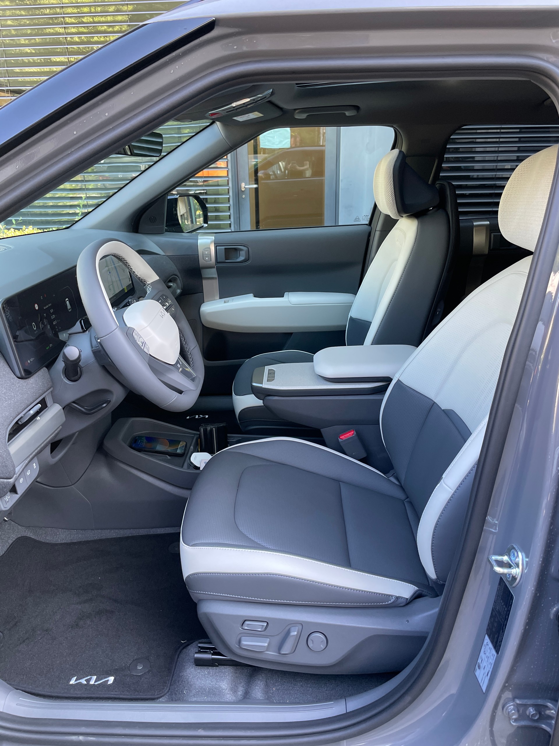 KIA EV3 81,4 kWh GT-Line mit GT-Line Pack, Panoramadach, V2L, AHK (MODELL 26)-image-9
