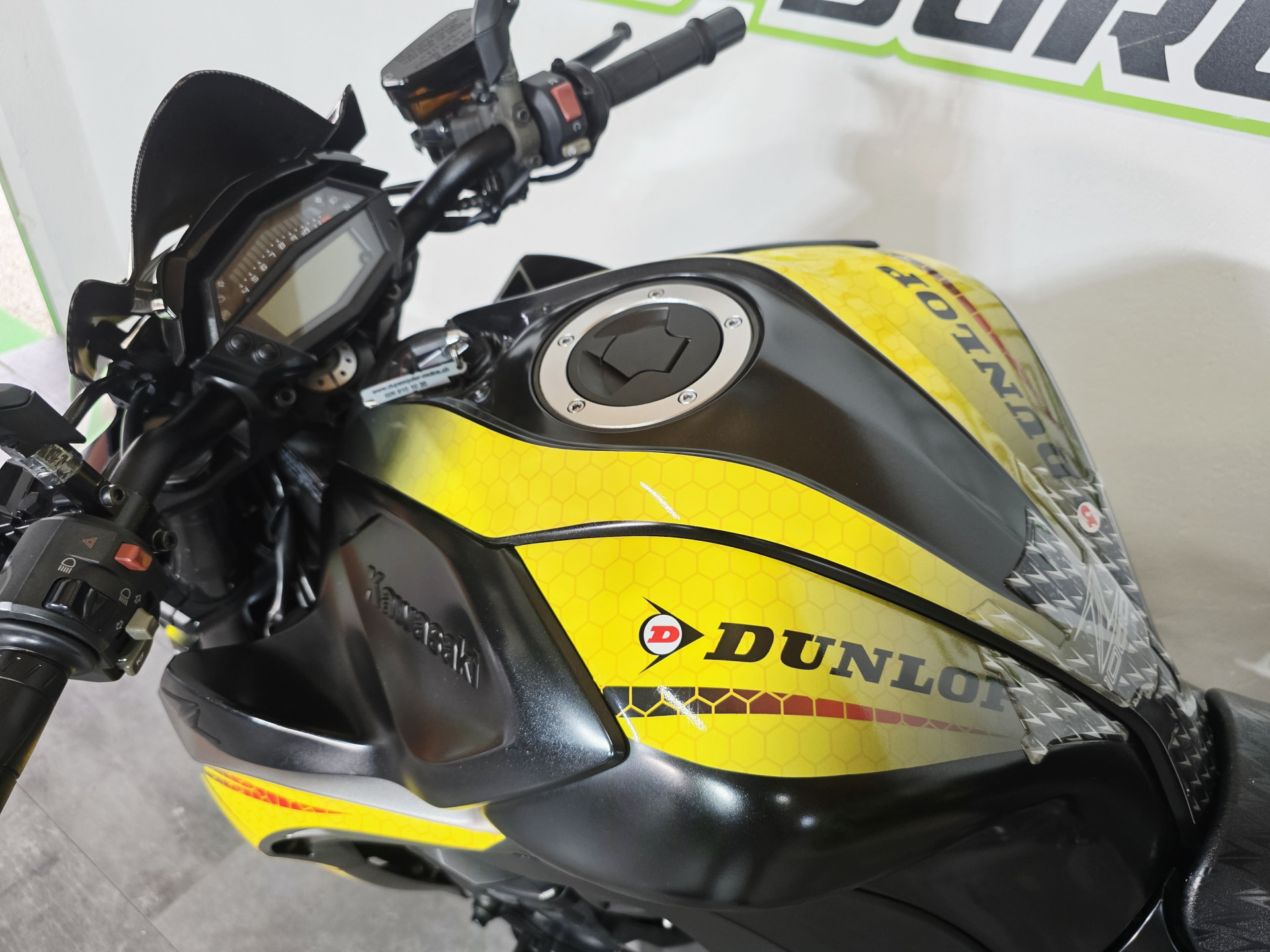 KAWASAKI Z 1000-image-7