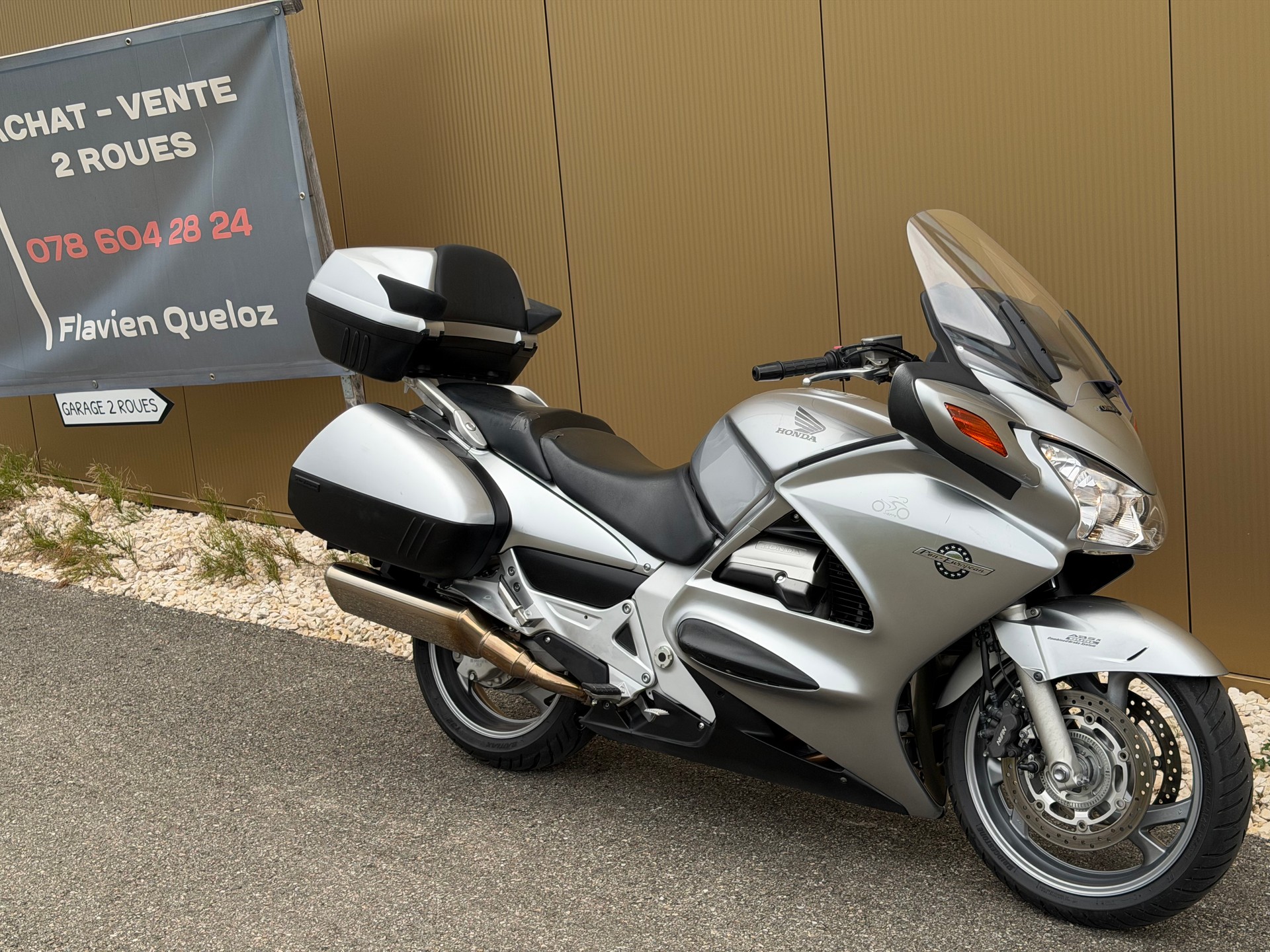 HONDA ST 1300 ABS Pan-European-showroom-element-2