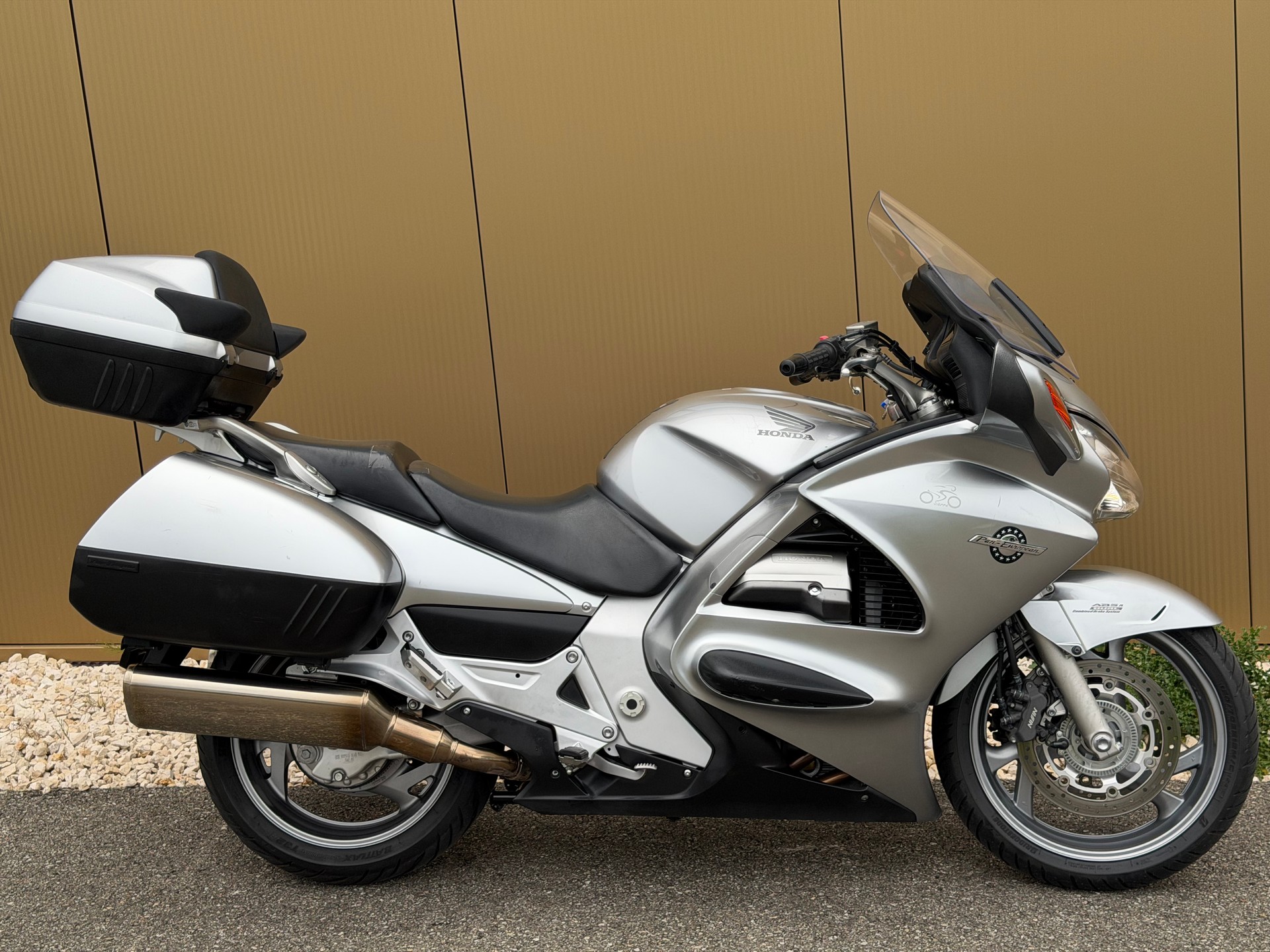 HONDA ST 1300 ABS Pan-European-showroom-element-3