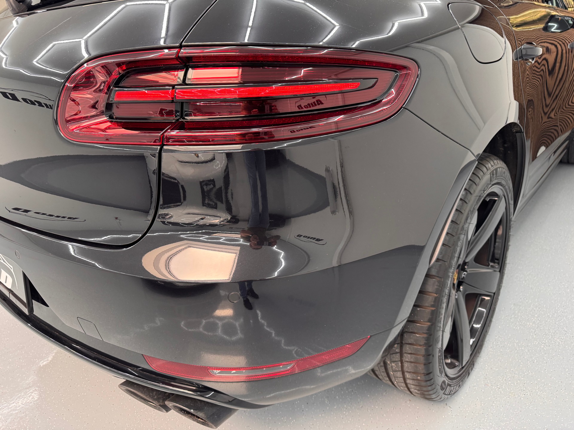 PORSCHE Macan Turbo PDK-image-7