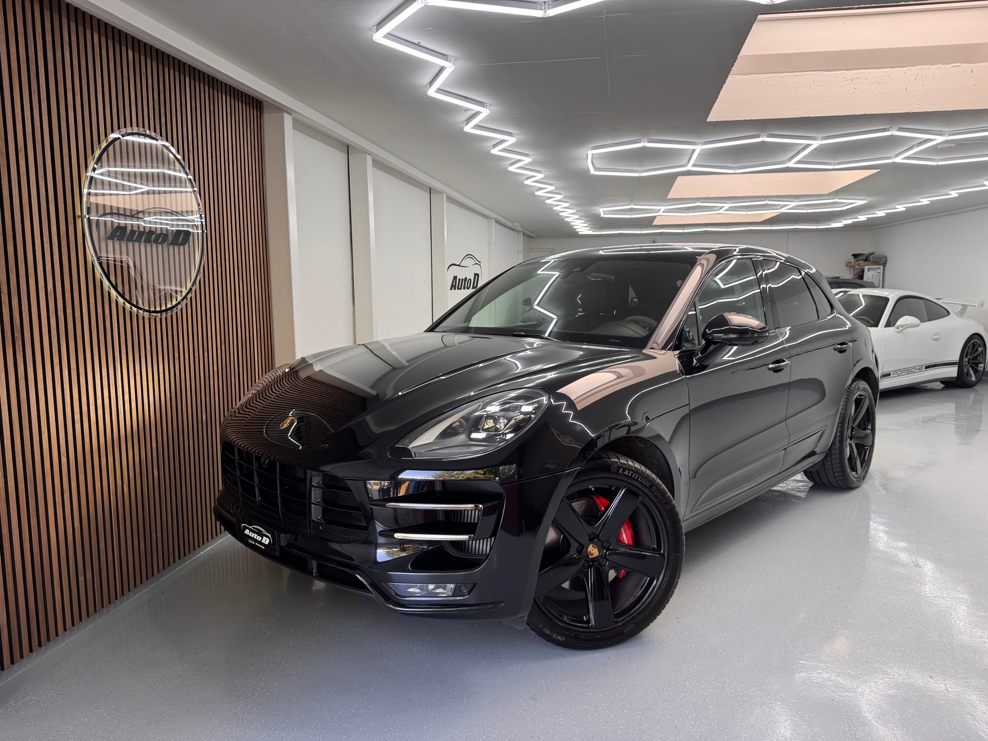 PORSCHE Macan Turbo PDK-image-0