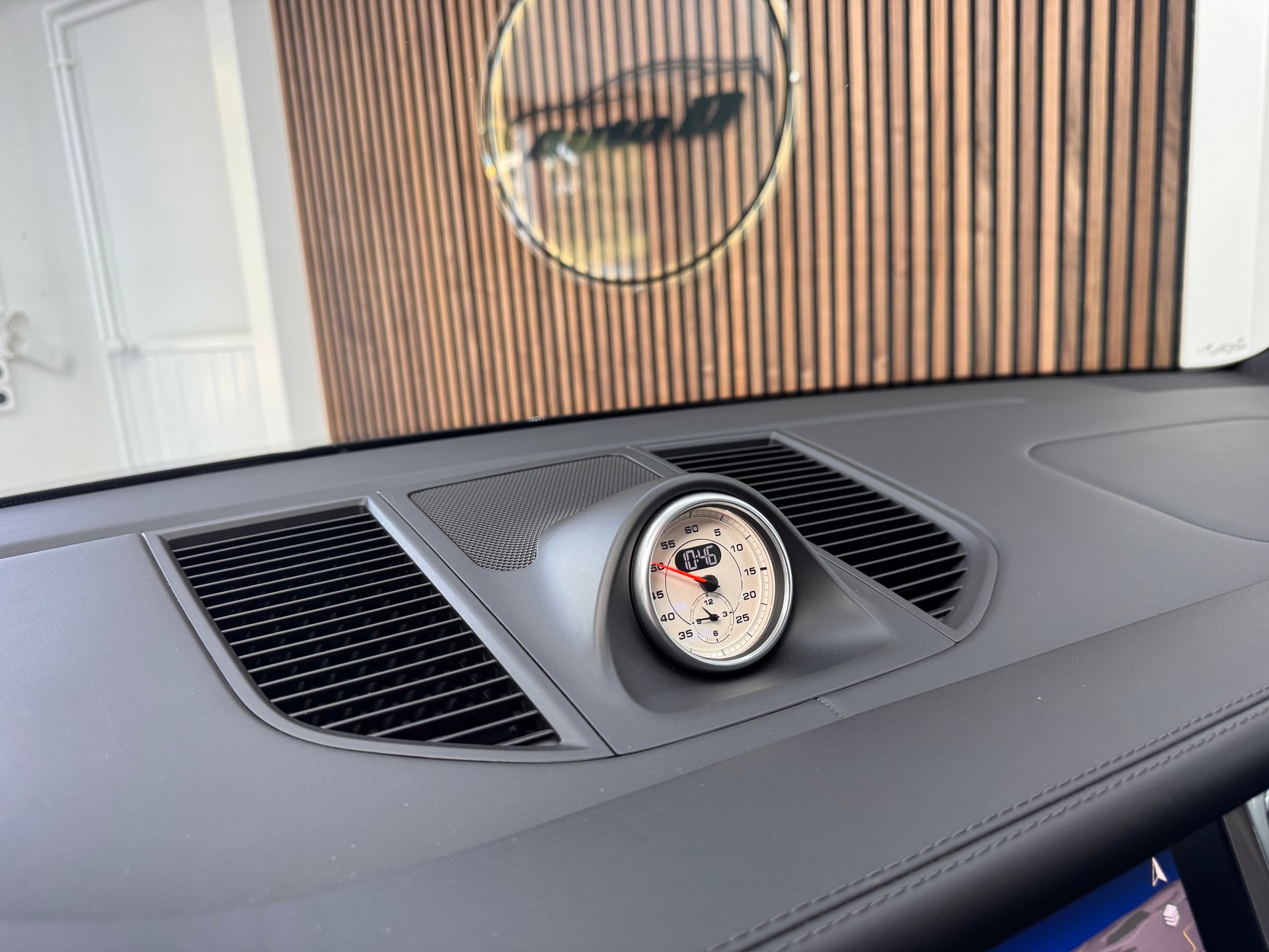 PORSCHE Macan Turbo PDK-image-16