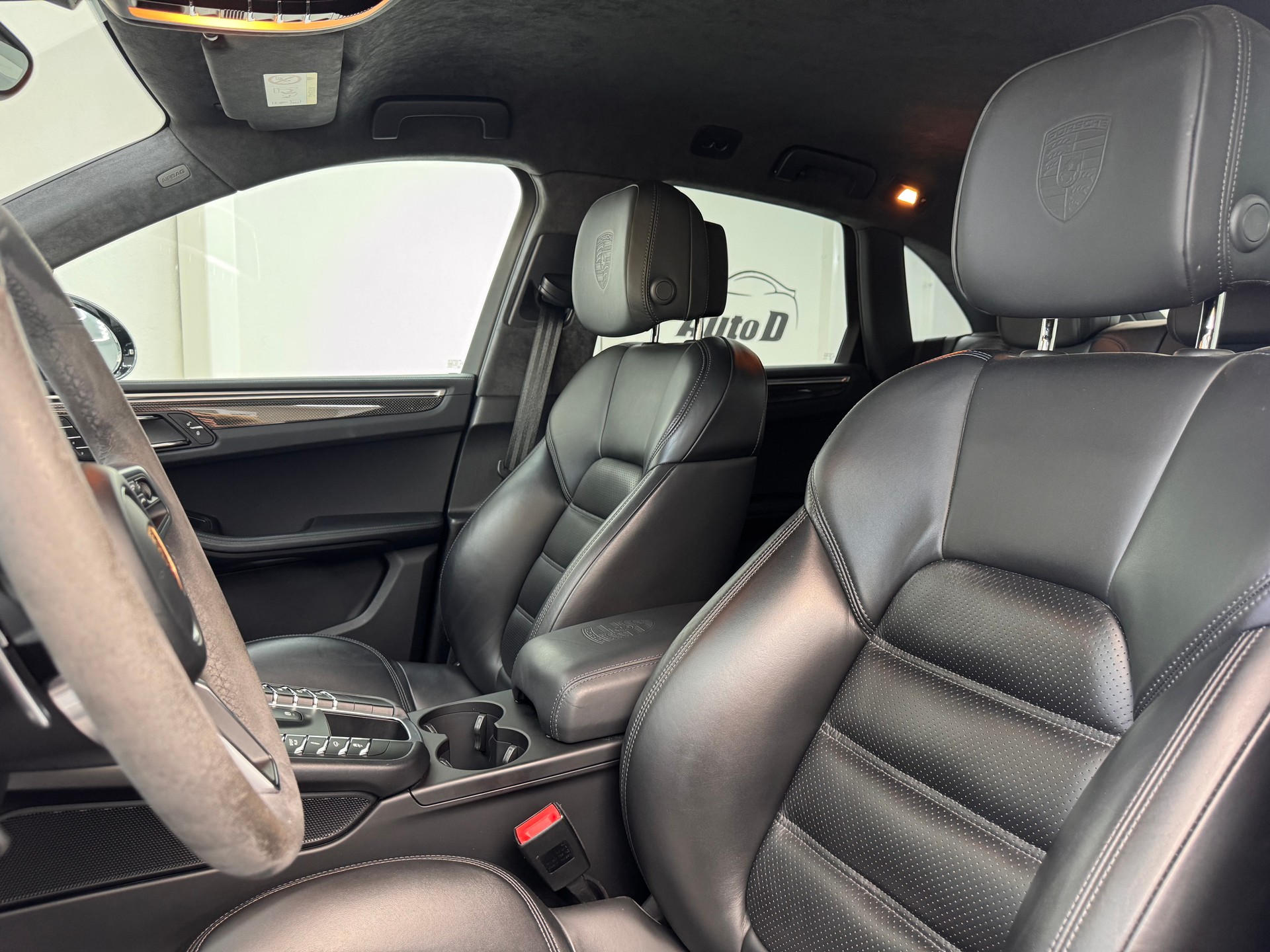 PORSCHE Macan Turbo PDK-image-11