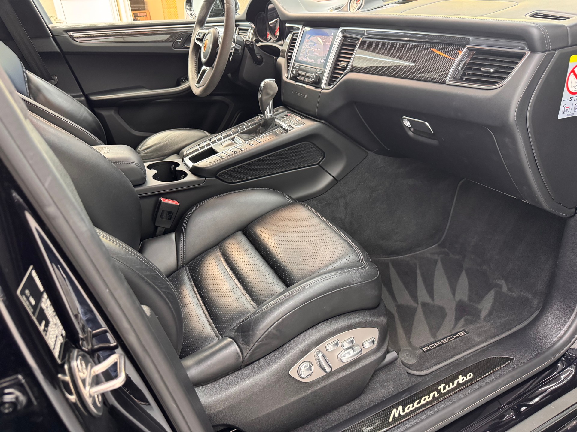 PORSCHE Macan Turbo PDK-image-20