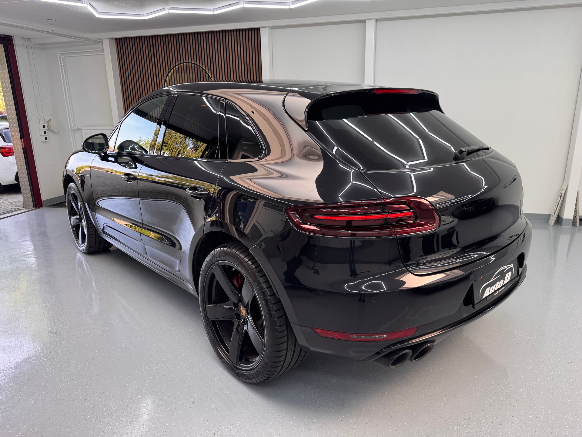 PORSCHE Macan Turbo PDK-image-4