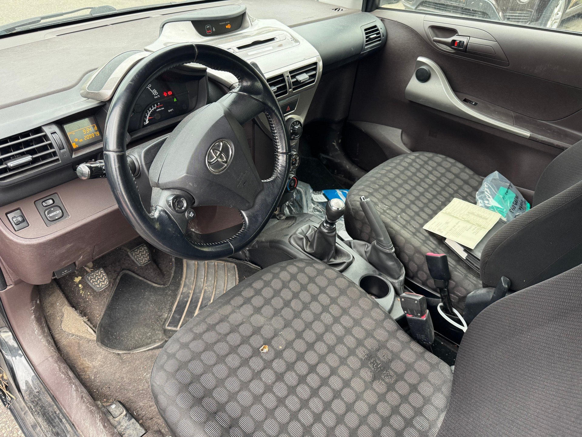 TOYOTA iQ 1.0 VVT-i-image-15