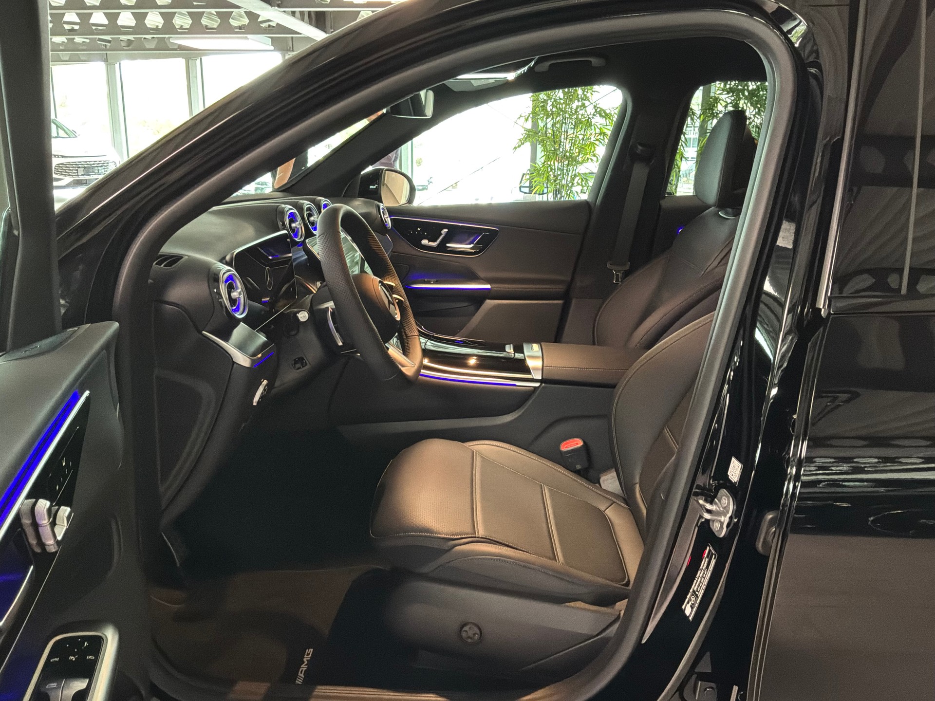 MERCEDES-BENZ GLC 300 e 4Matic EQ Star 9G-Tronic-image-9