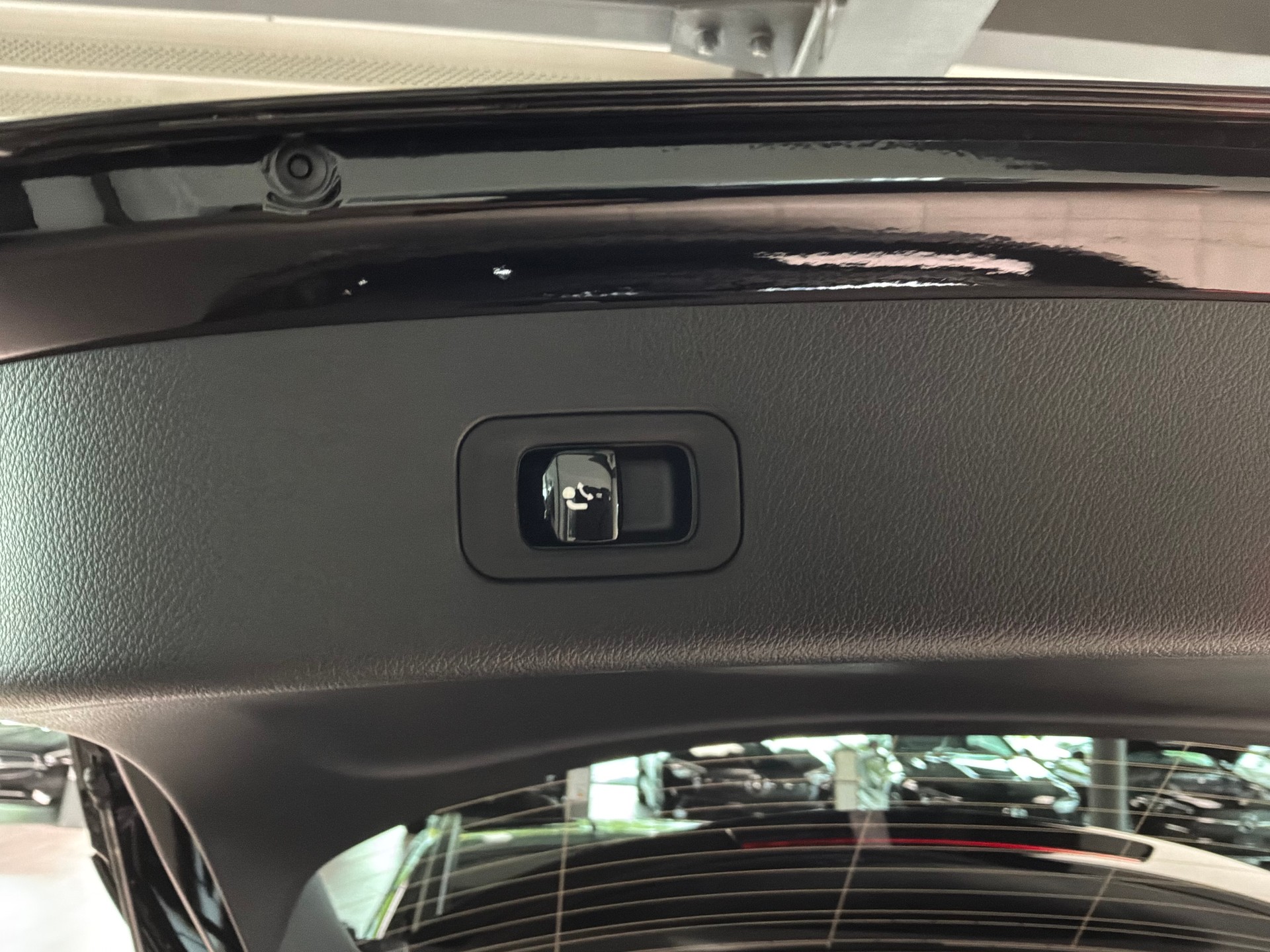 MERCEDES-BENZ GLC 300 e 4Matic EQ Star 9G-Tronic-image-7