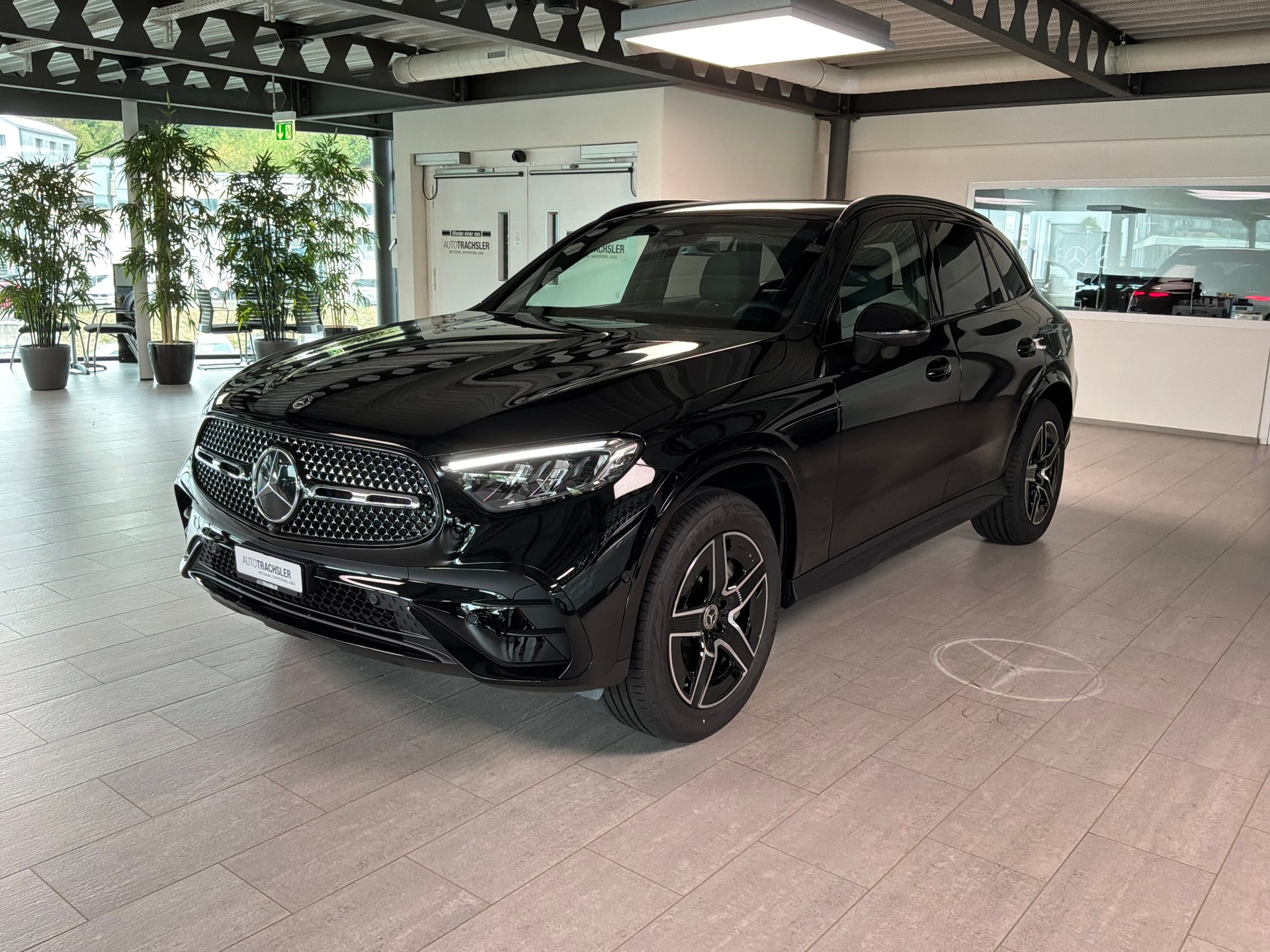 MERCEDES-BENZ GLC 300 e 4Matic EQ Star 9G-Tronic-image-3