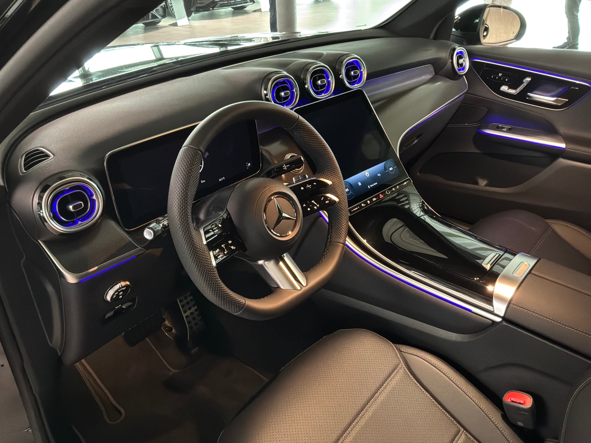 MERCEDES-BENZ GLC 300 e 4Matic EQ Star 9G-Tronic-image-10