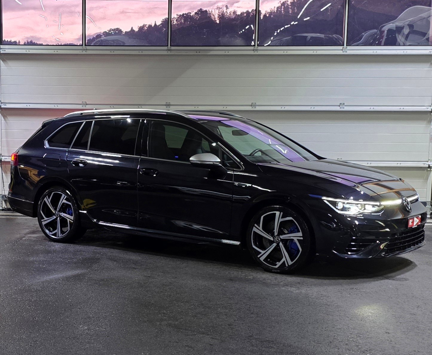 VW Golf Variant 2.0 TSI R DSG 4Motion *ACC*LaneAssist*Lenkrad- und Sitzheizung*Ambientebeleuchtung*Carplay/AndroidAuto*-image-6