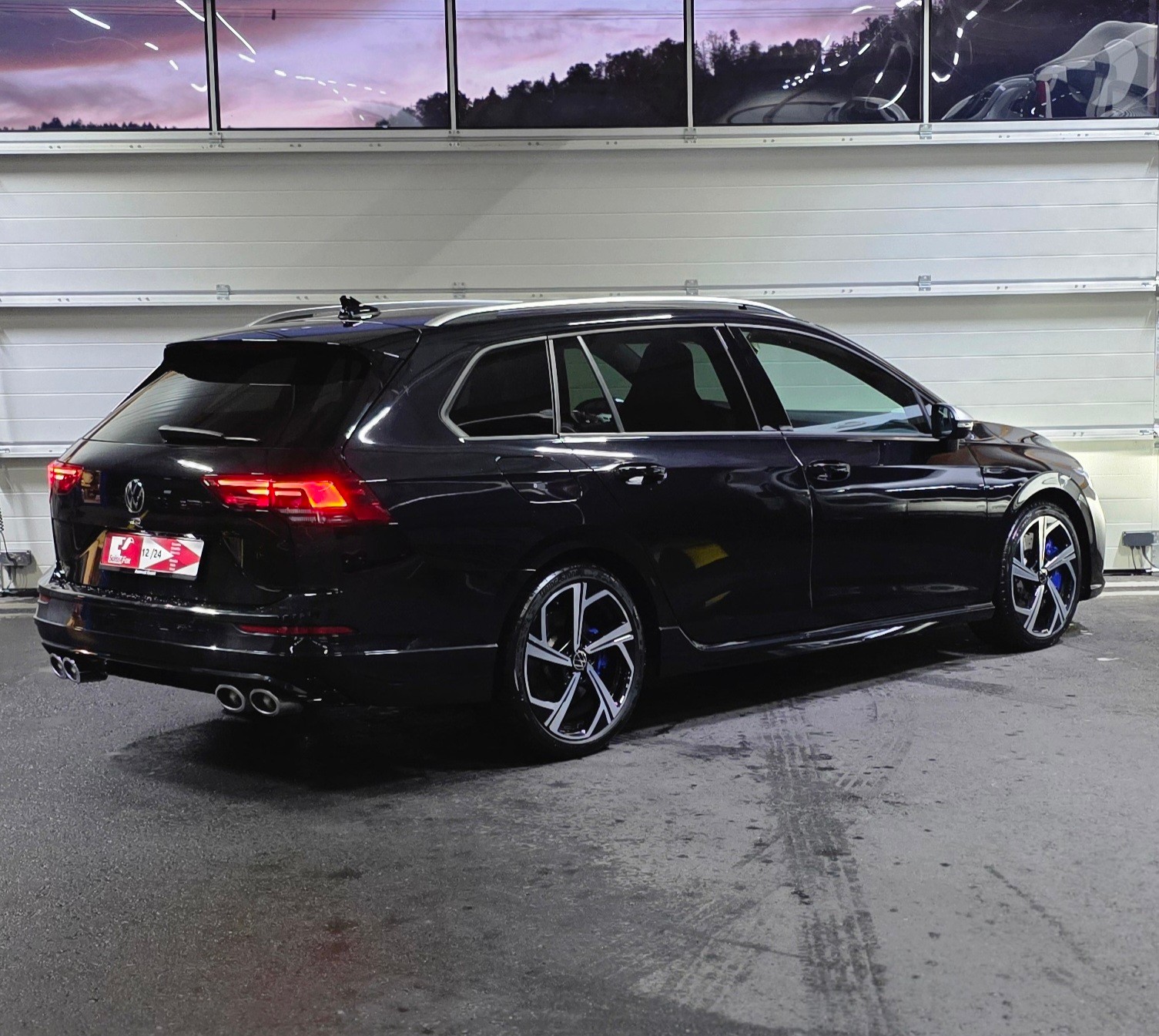 VW Golf Variant 2.0 TSI R DSG 4Motion *ACC*LaneAssist*Lenkrad- und Sitzheizung*Ambientebeleuchtung*Carplay/AndroidAuto*-image-4